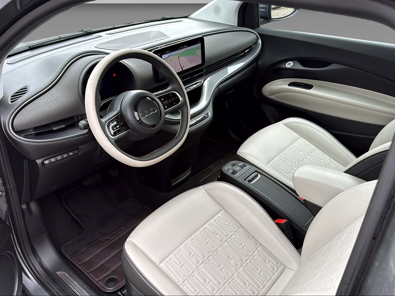 FIAT 500 Cabrio La Prima-image-16
