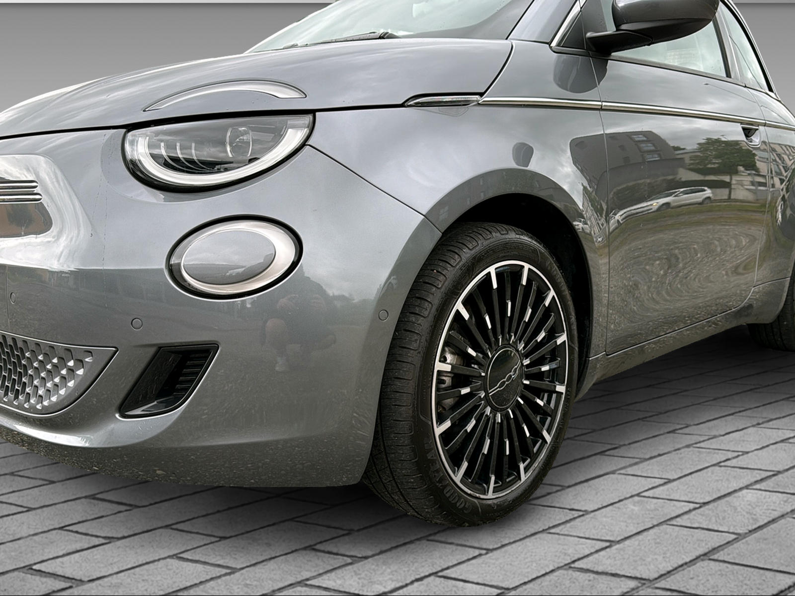 FIAT 500 Cabrio La Prima-image-1
