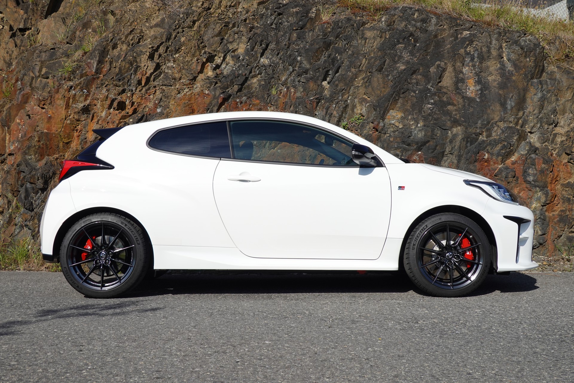 TOYOTA Yaris 1.6 GR Sport-image-1