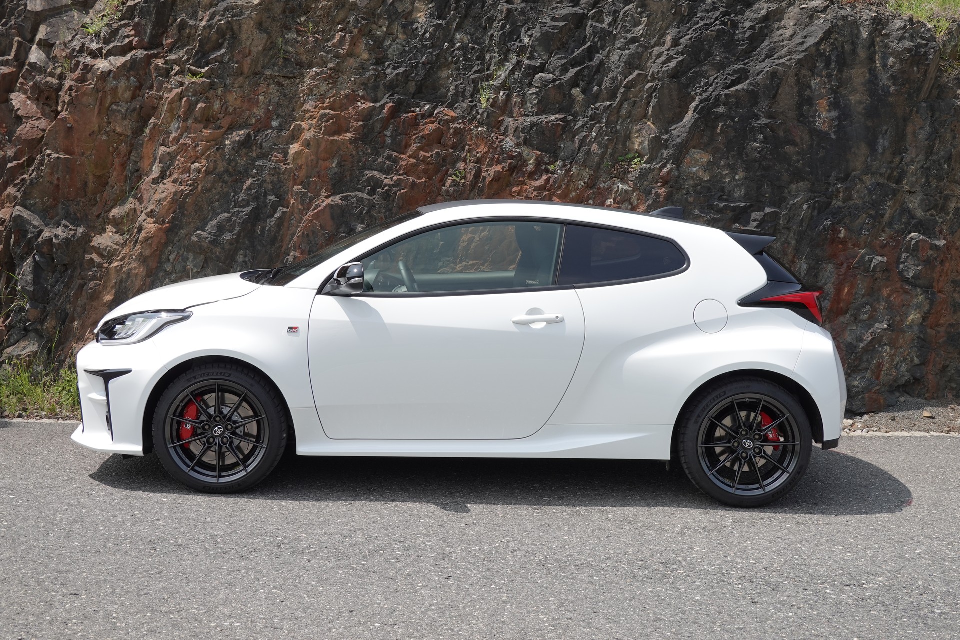 TOYOTA Yaris 1.6 GR Sport-image-3