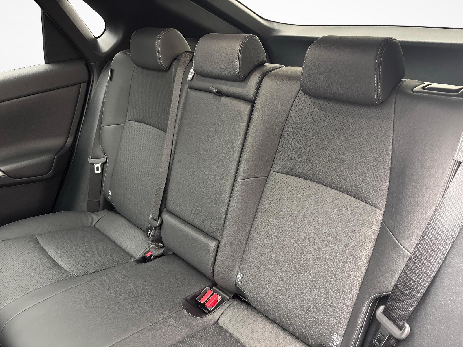 SUBARU Solterra eV Luxury AWD-image-10