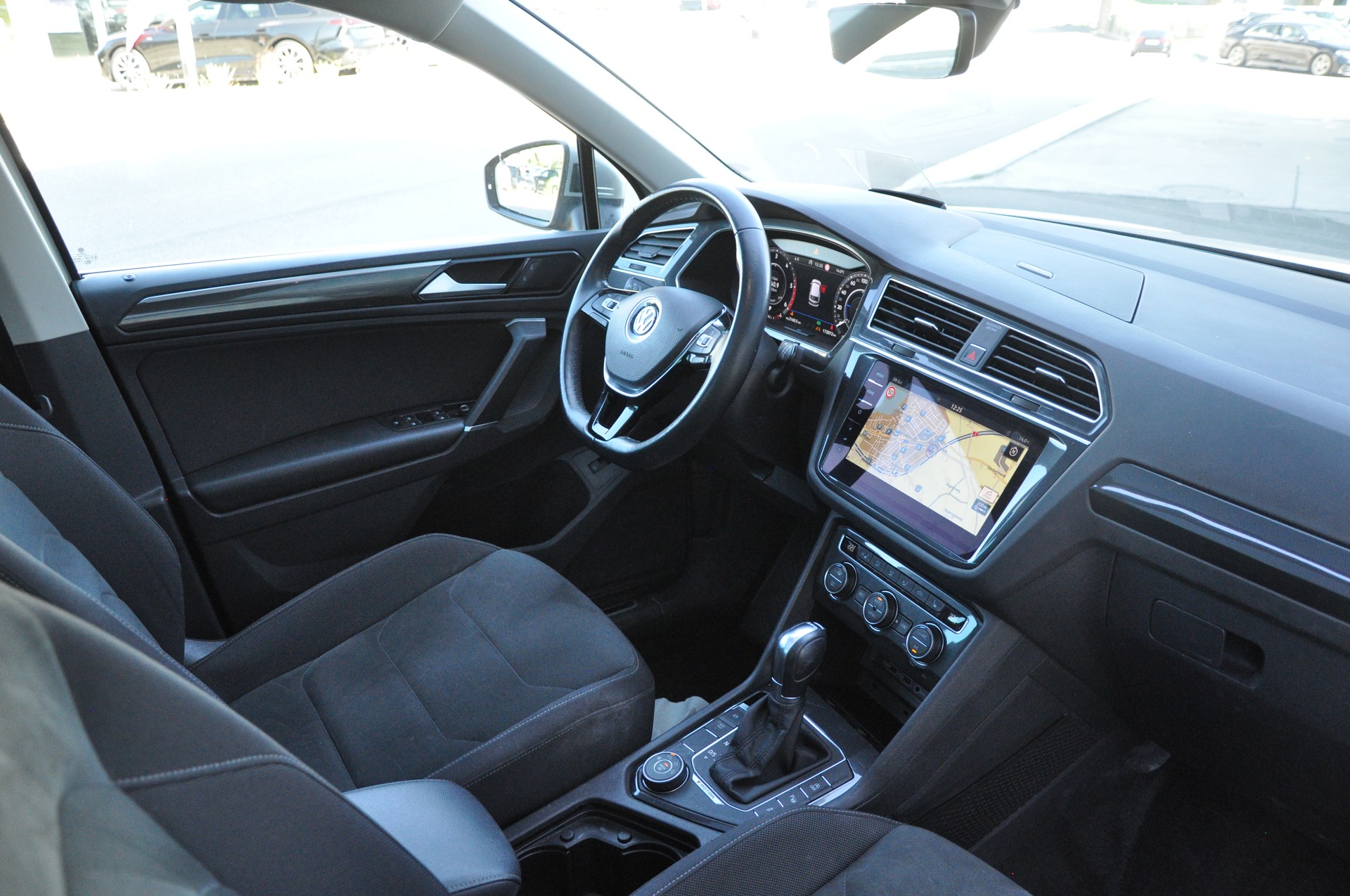 VW Tiguan 2.0 TDI SCR Highline 4Motion DSG-image-12