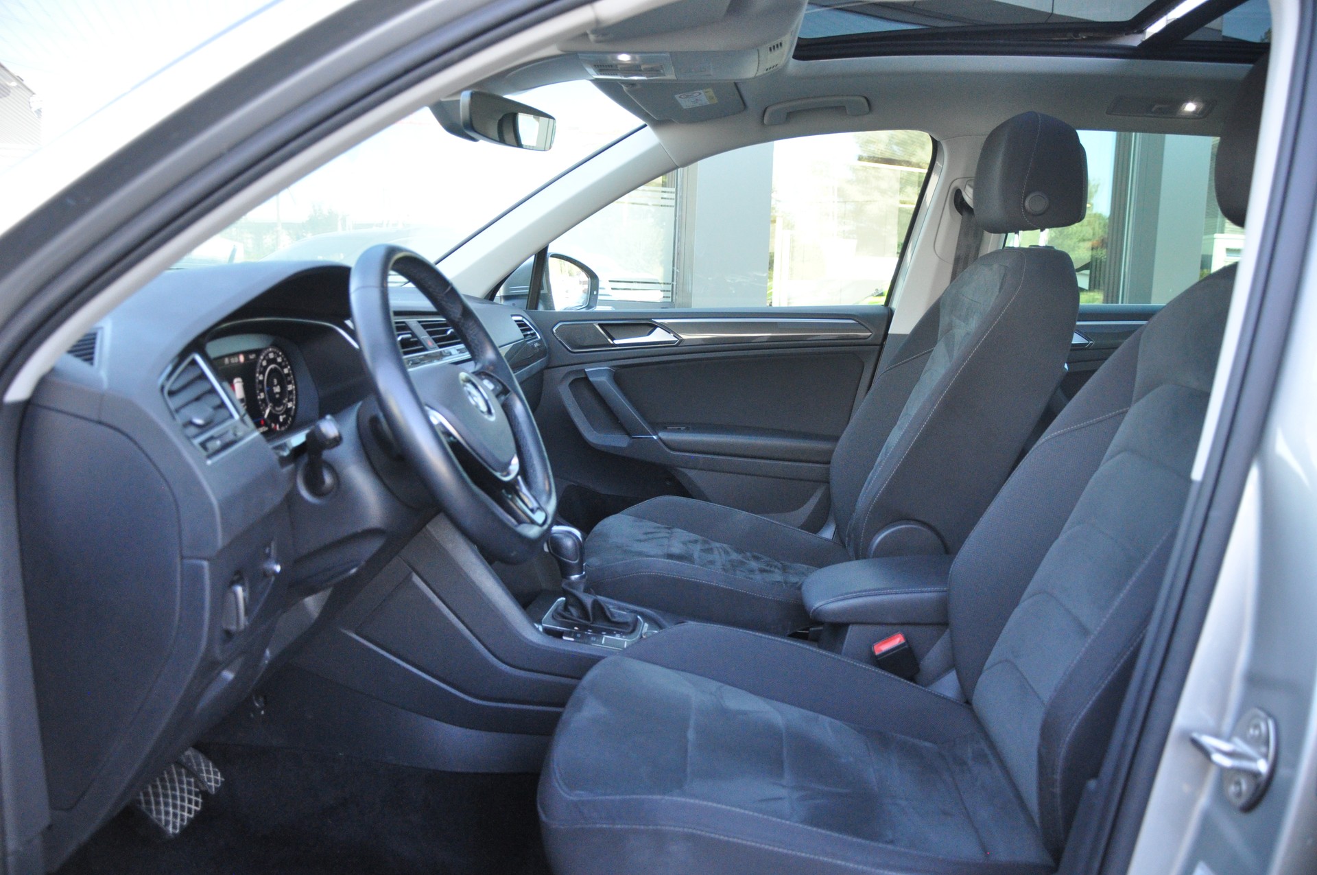 VW Tiguan 2.0 TDI SCR Highline 4Motion DSG-image-11