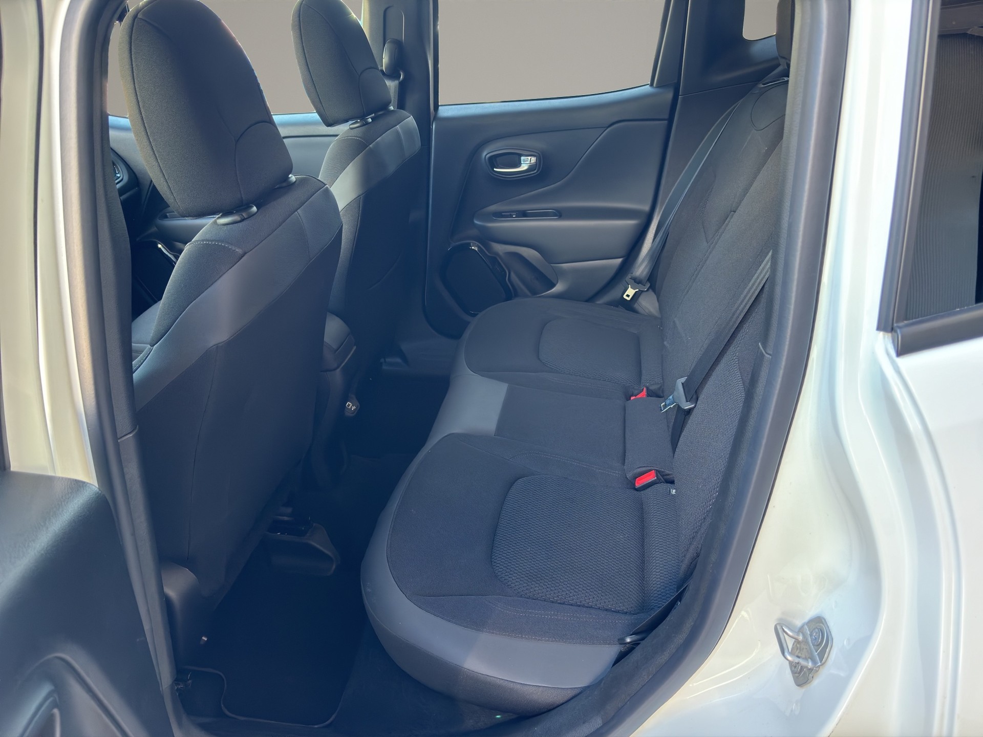 JEEP Renegade 1.4 Turbo Longitude Night Eagle-image-12