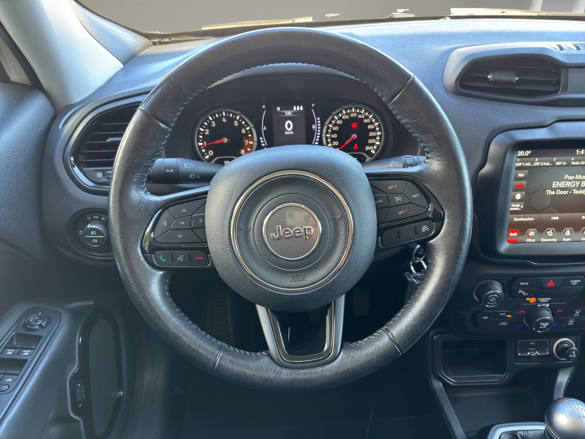 JEEP Renegade 1.4 Turbo Longitude Night Eagle-image-10