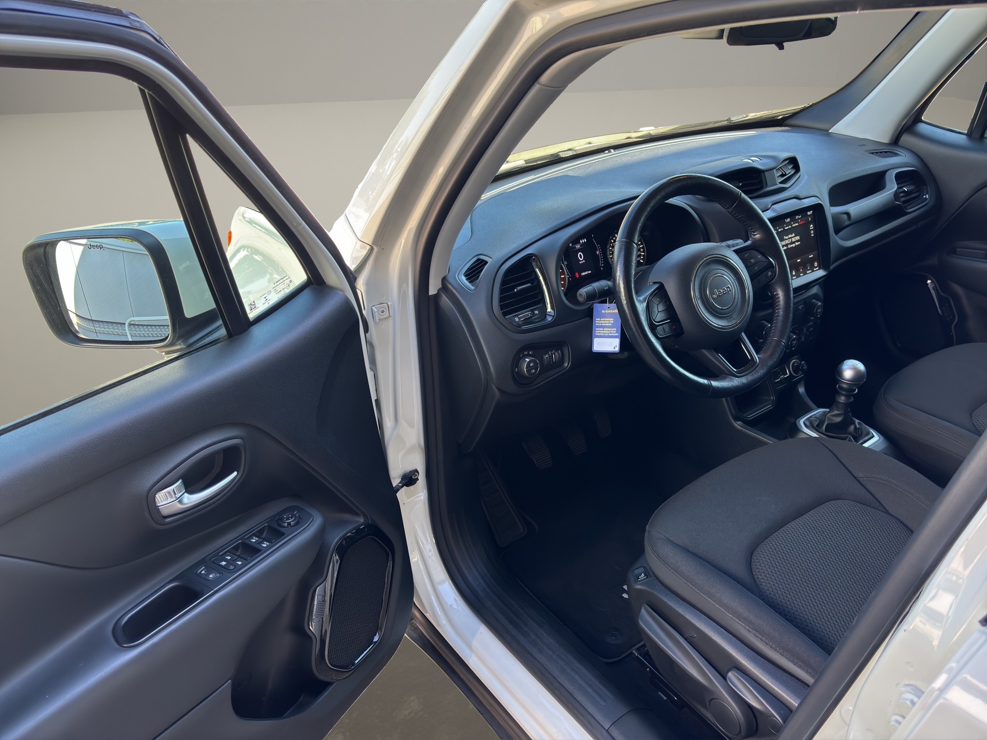 JEEP Renegade 1.4 Turbo Longitude Night Eagle-image-17