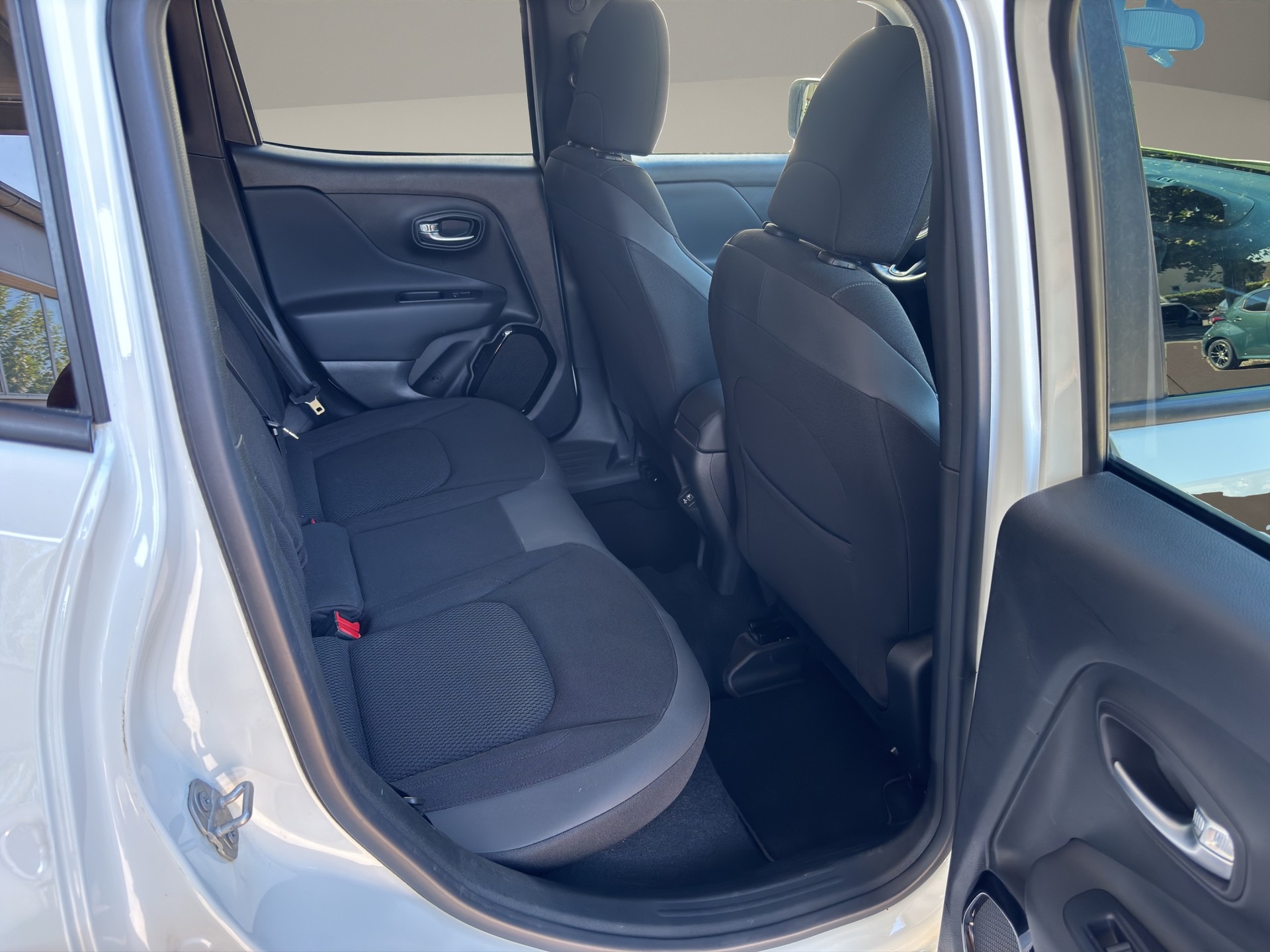 JEEP Renegade 1.4 Turbo Longitude Night Eagle-image-18