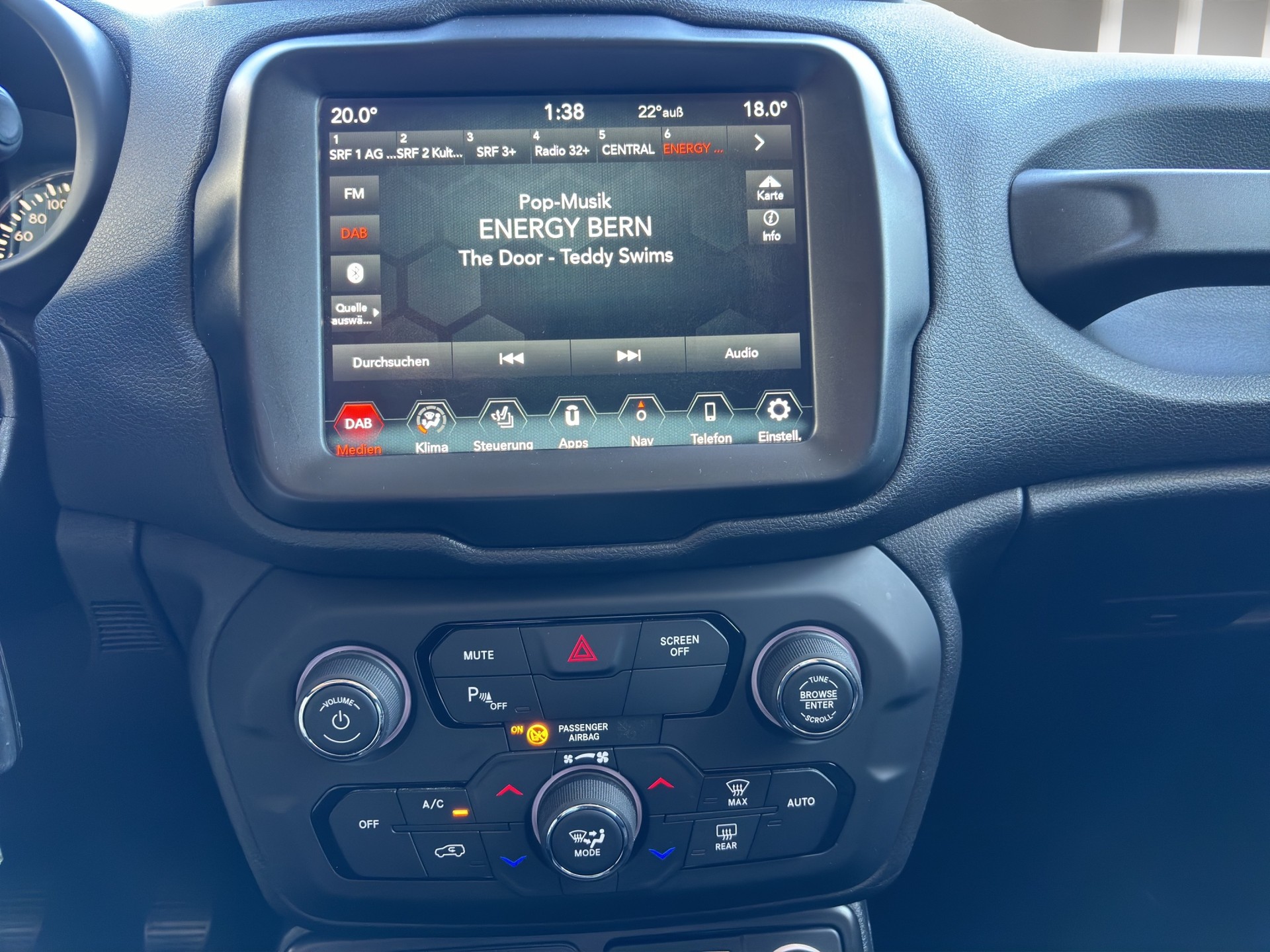 JEEP Renegade 1.4 Turbo Longitude Night Eagle-image-22