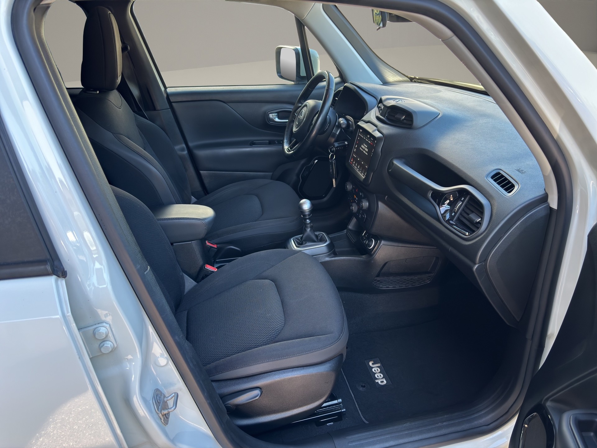 JEEP Renegade 1.4 Turbo Longitude Night Eagle-image-16