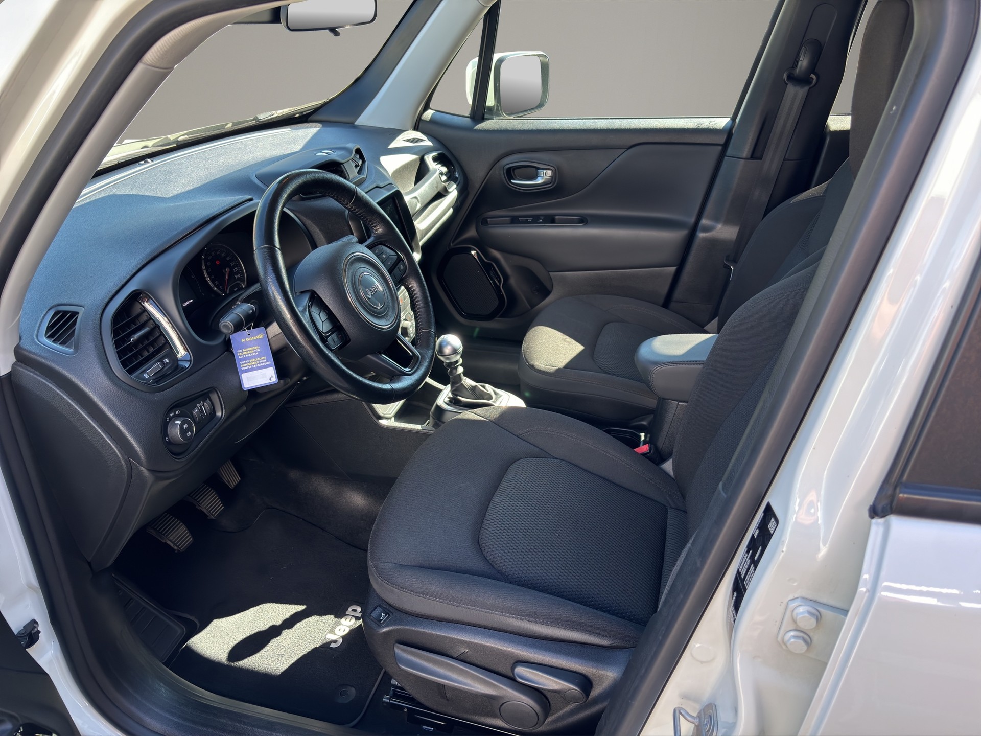 JEEP Renegade 1.4 Turbo Longitude Night Eagle-image-9