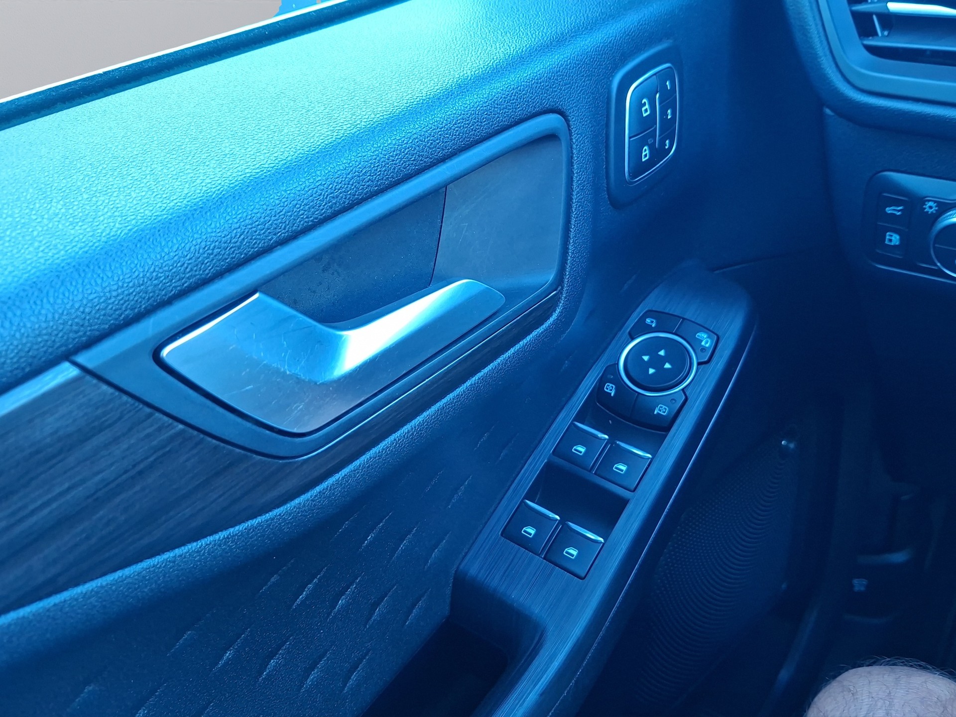FORD Kuga 2.5 PHEV ST-Line 2WD-image-11