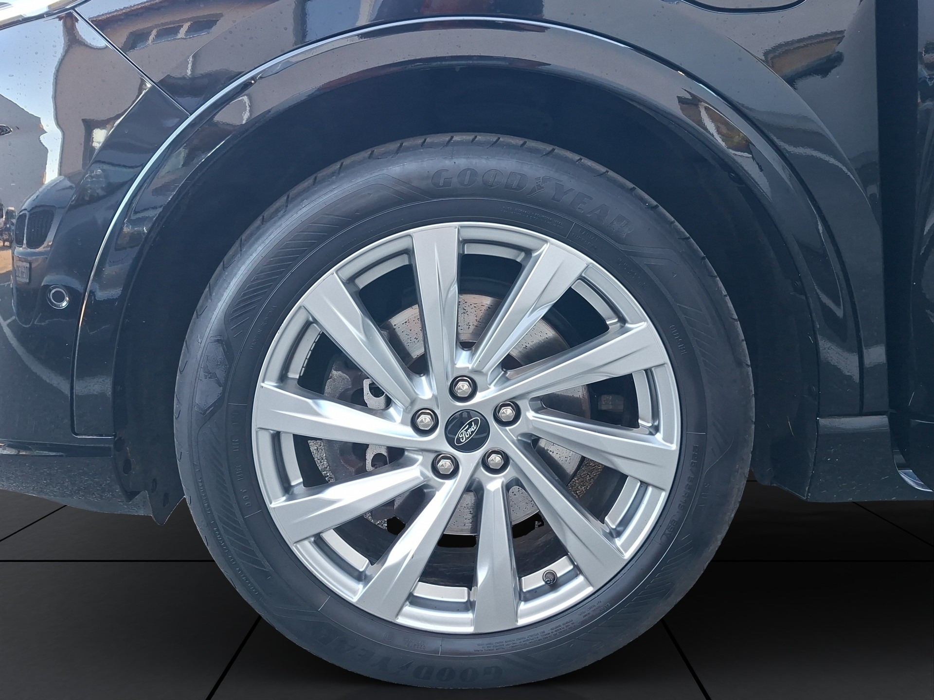 FORD Kuga 2.5 PHEV ST-Line 2WD-image-19