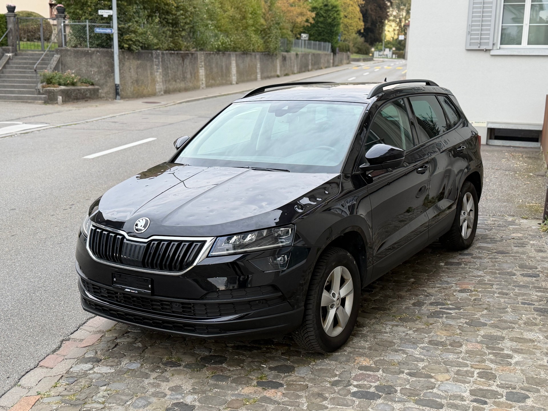 SKODA Karoq 2.0 TDI Drive 4x4 DSG | Hagelschaden | MFK | Service | Klima | Euro B6d | RFK | Sitzheizung |-image-0