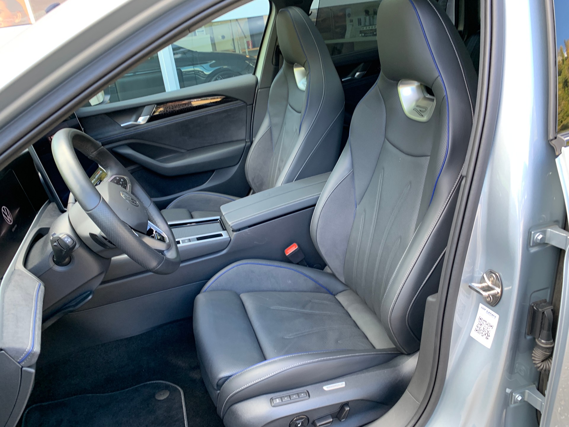 VW Passat Variant 1.5 TSI evo2 Plug-In- Hybrid R-Line DSG-image-8