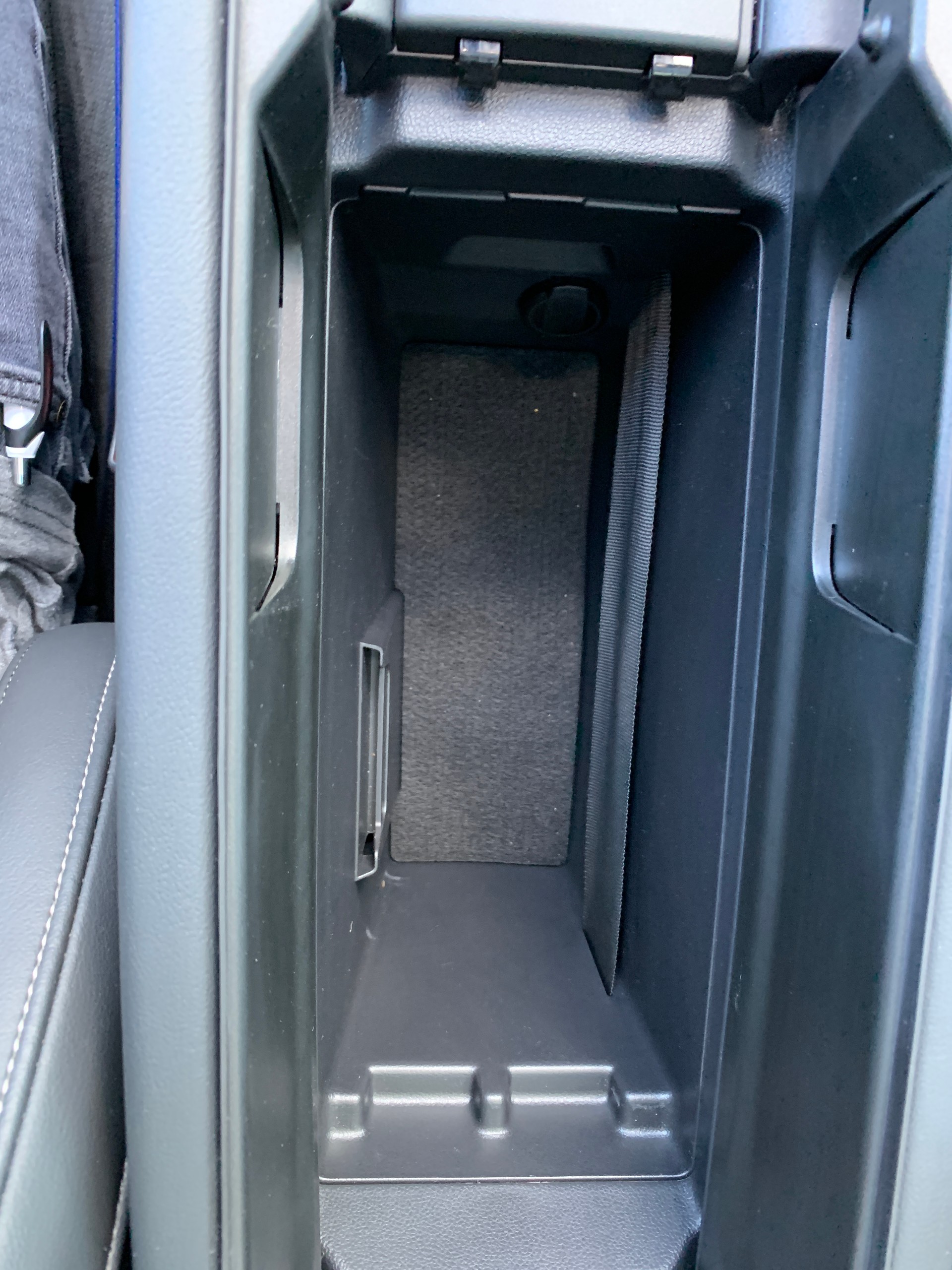 VW Passat Variant 1.5 TSI evo2 Plug-In- Hybrid R-Line DSG-image-17
