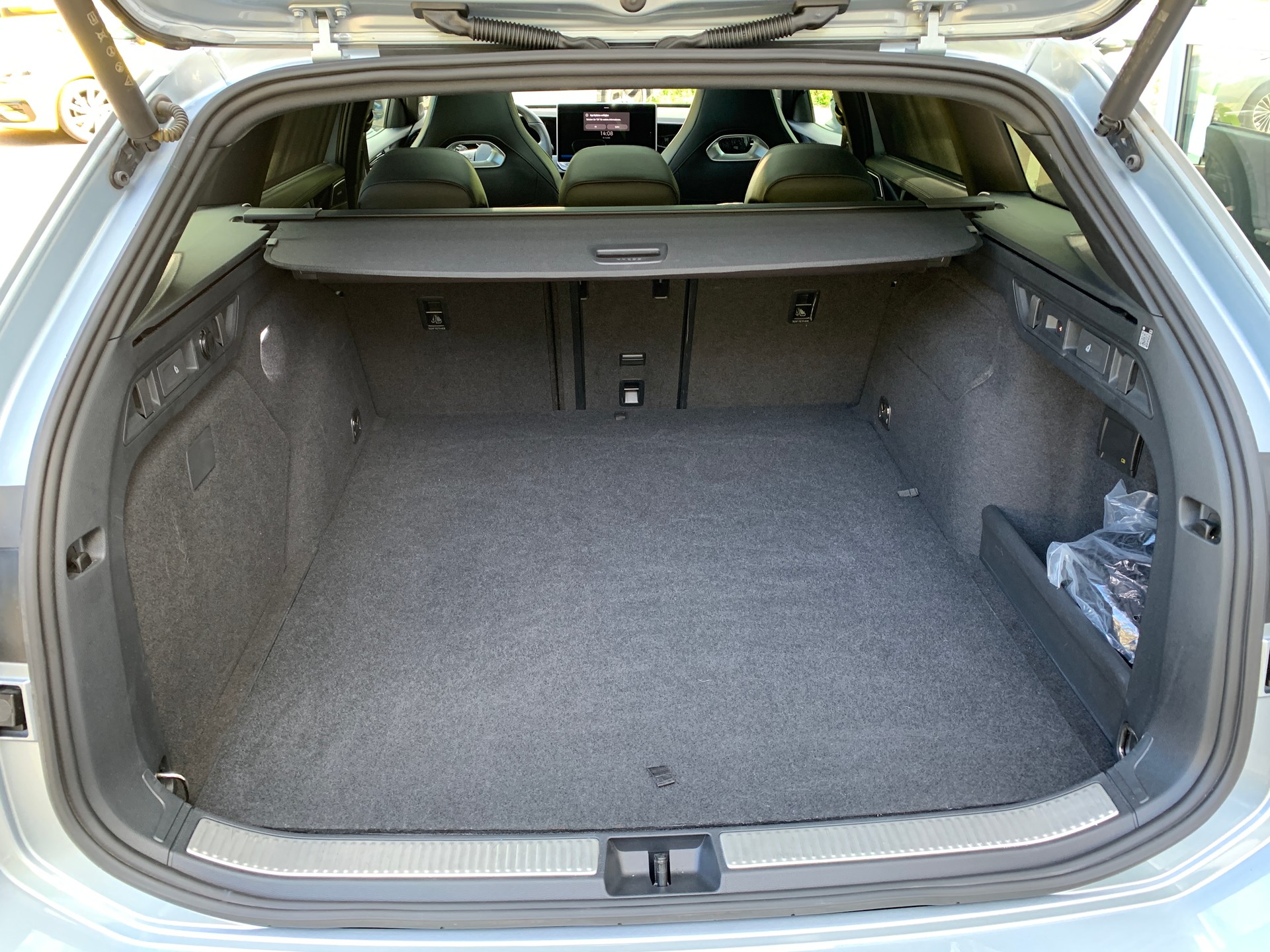 VW Passat Variant 1.5 TSI evo2 Plug-In- Hybrid R-Line DSG-image-21