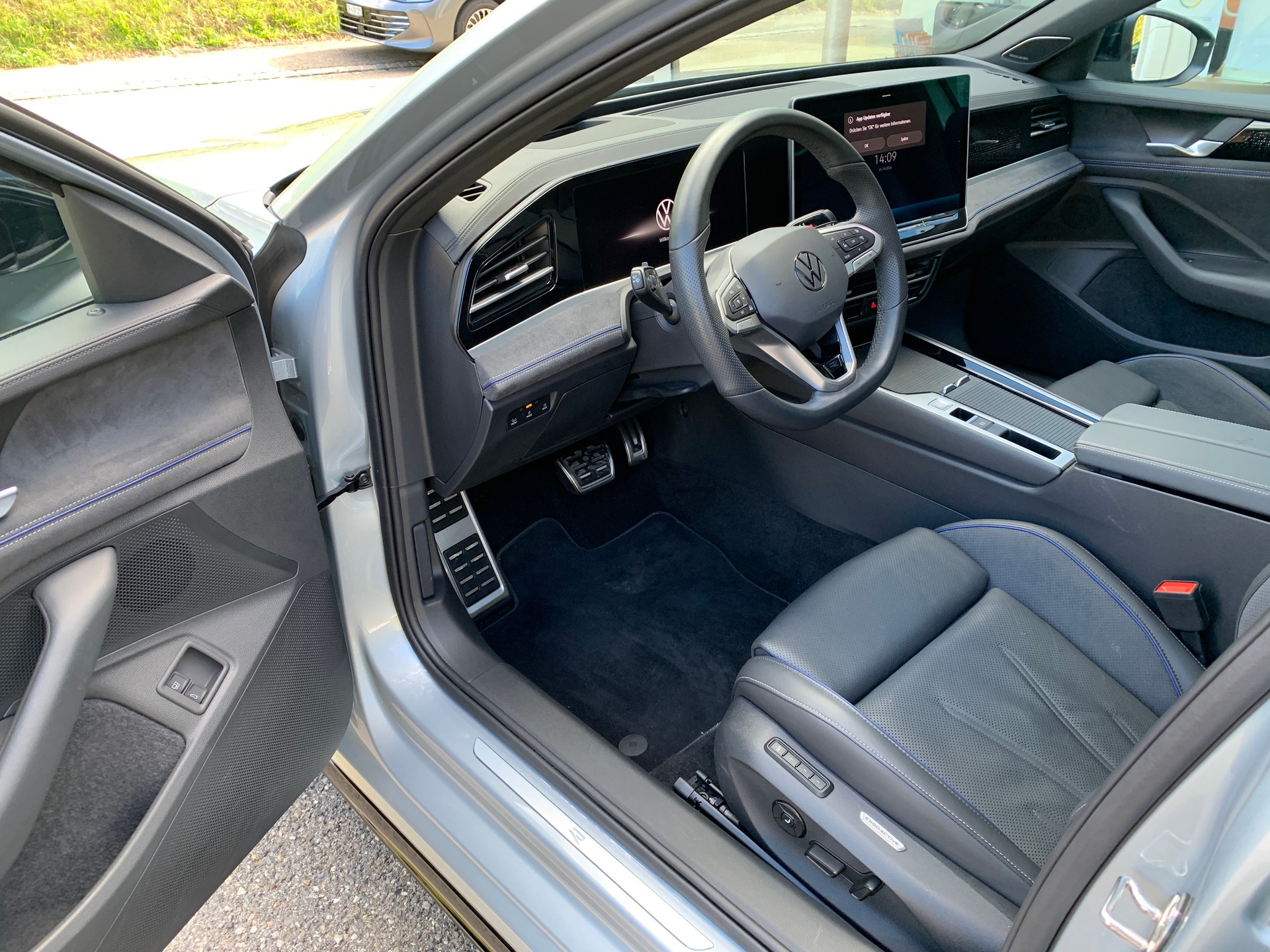 VW Passat Variant 1.5 TSI evo2 Plug-In- Hybrid R-Line DSG-image-7