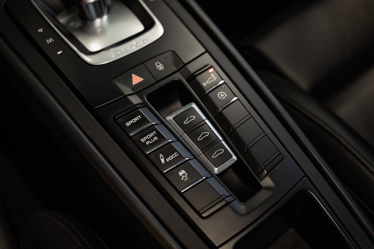 PORSCHE 911 Turbo S PDK-image-28