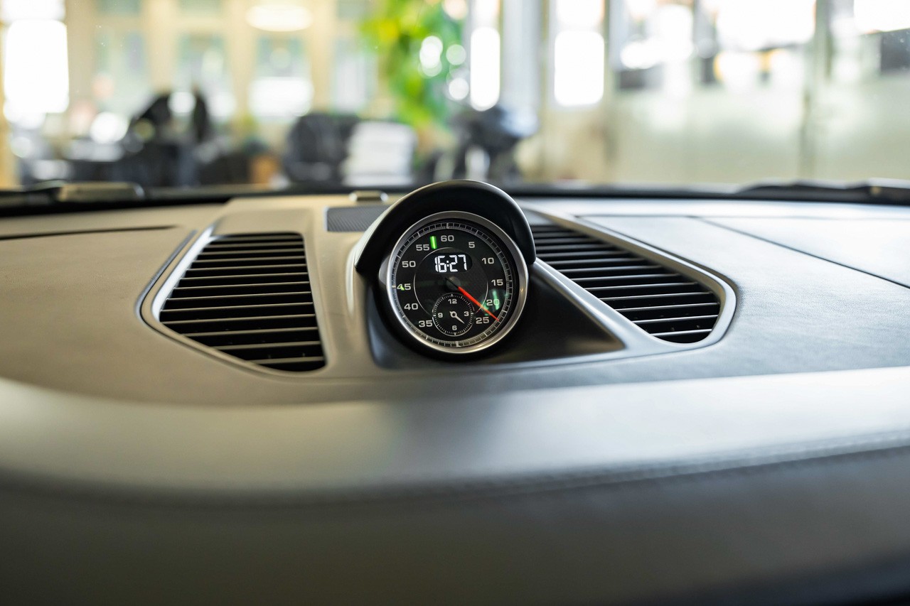 PORSCHE 911 Turbo S PDK-image-29