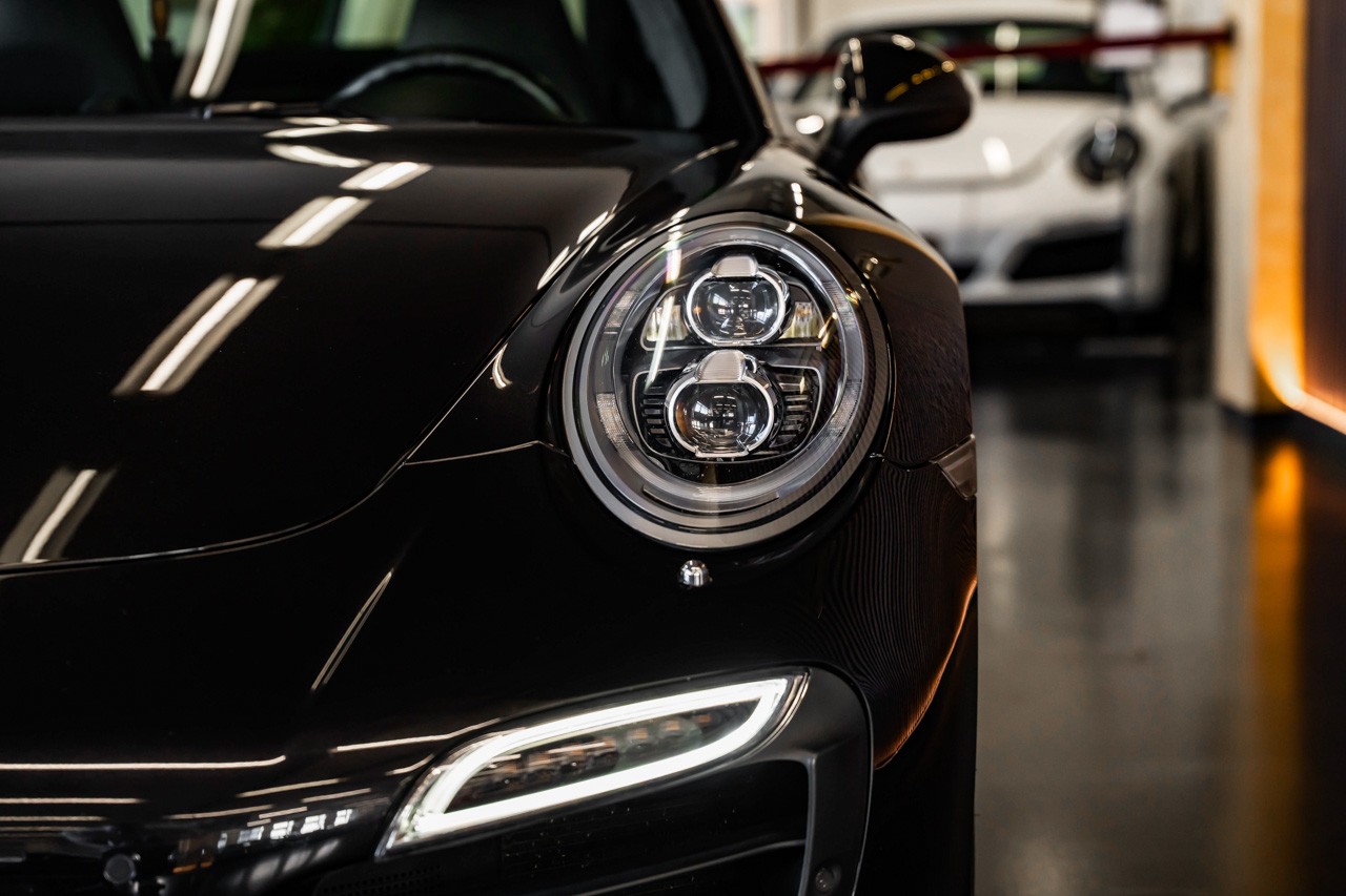 PORSCHE 911 Turbo S PDK-image-9