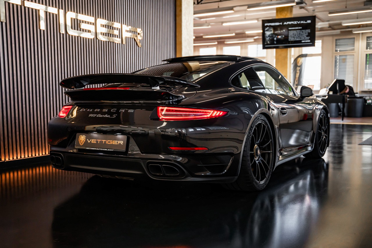 PORSCHE 911 Turbo S PDK-image-5