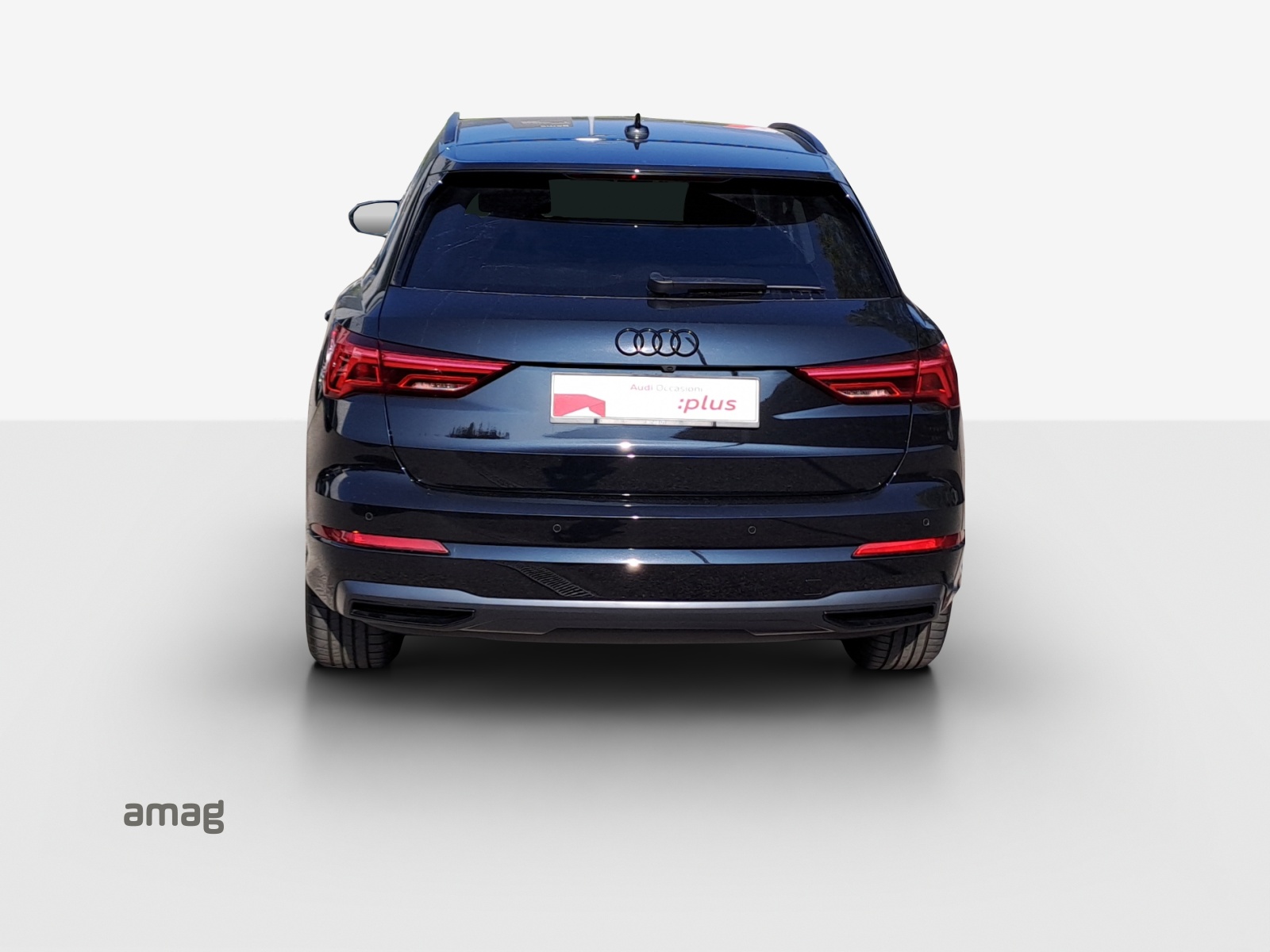 AUDI Q3 35 TFSI advanced Attraction S-tronic-showroom-element-3