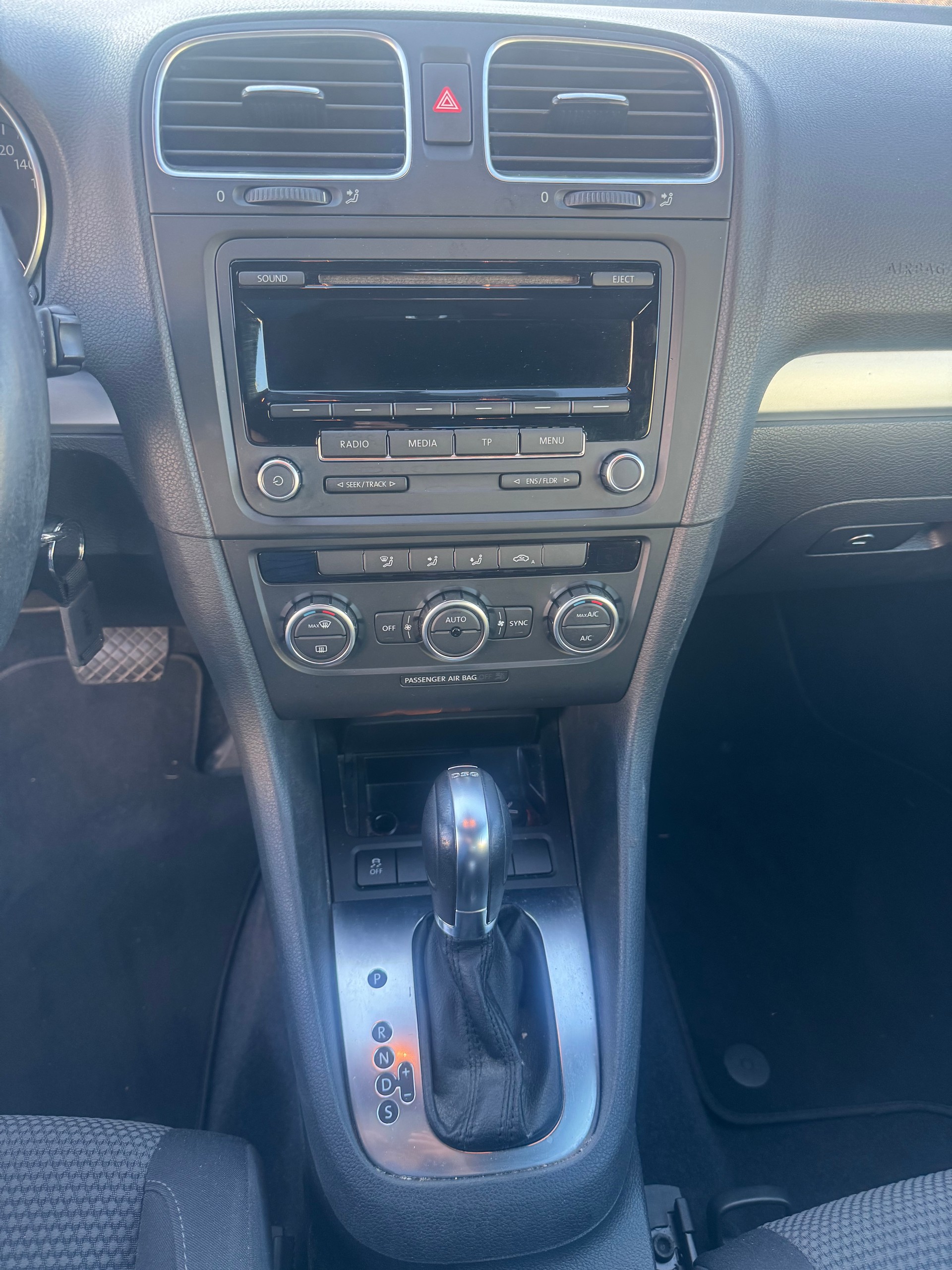 VW Golf Cabrio 1.4 TSI DSG-image-9