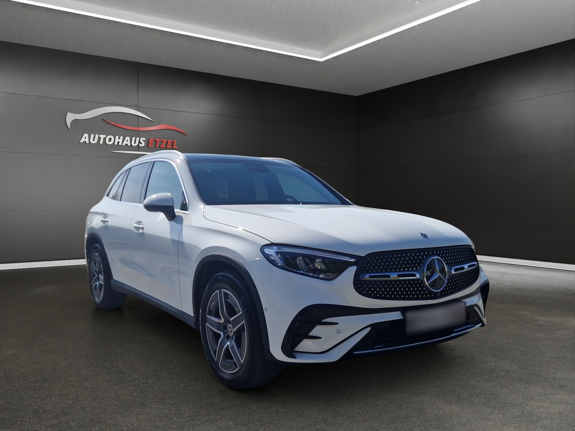 MERCEDES-BENZ GLC 300 4Matic AMG Line 9G-Tronic-image-2