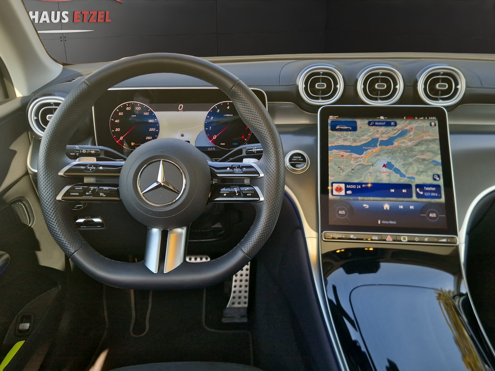 MERCEDES-BENZ GLC 300 4Matic AMG Line 9G-Tronic-image-9