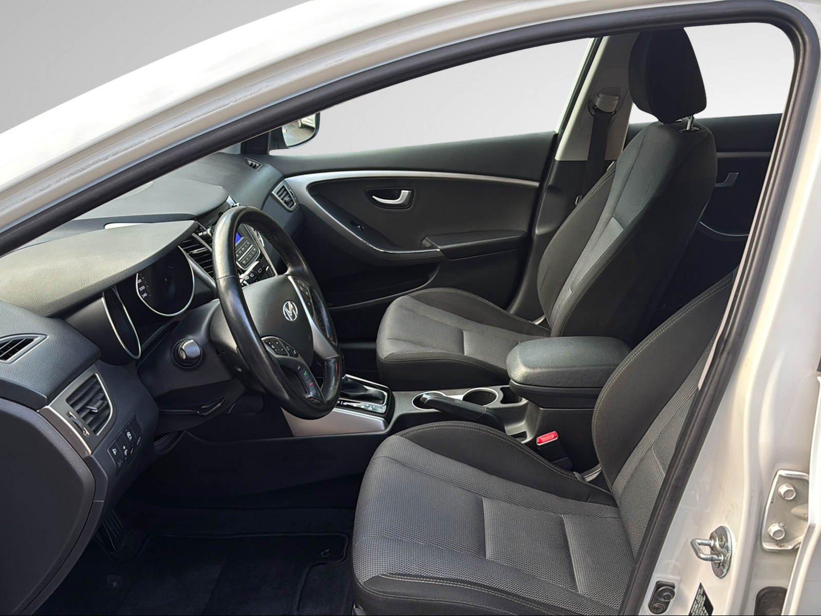 HYUNDAI i30 1.6 CRDi Vertex Automatic DCT-image-12