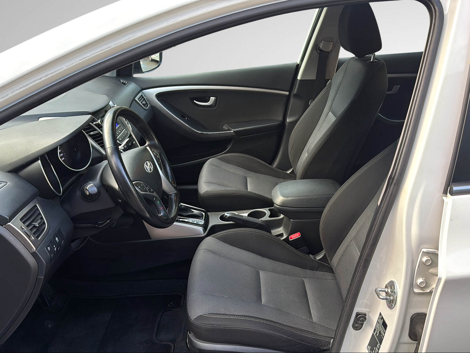 HYUNDAI i30 1.6 CRDi Vertex Automatic DCT-image-11