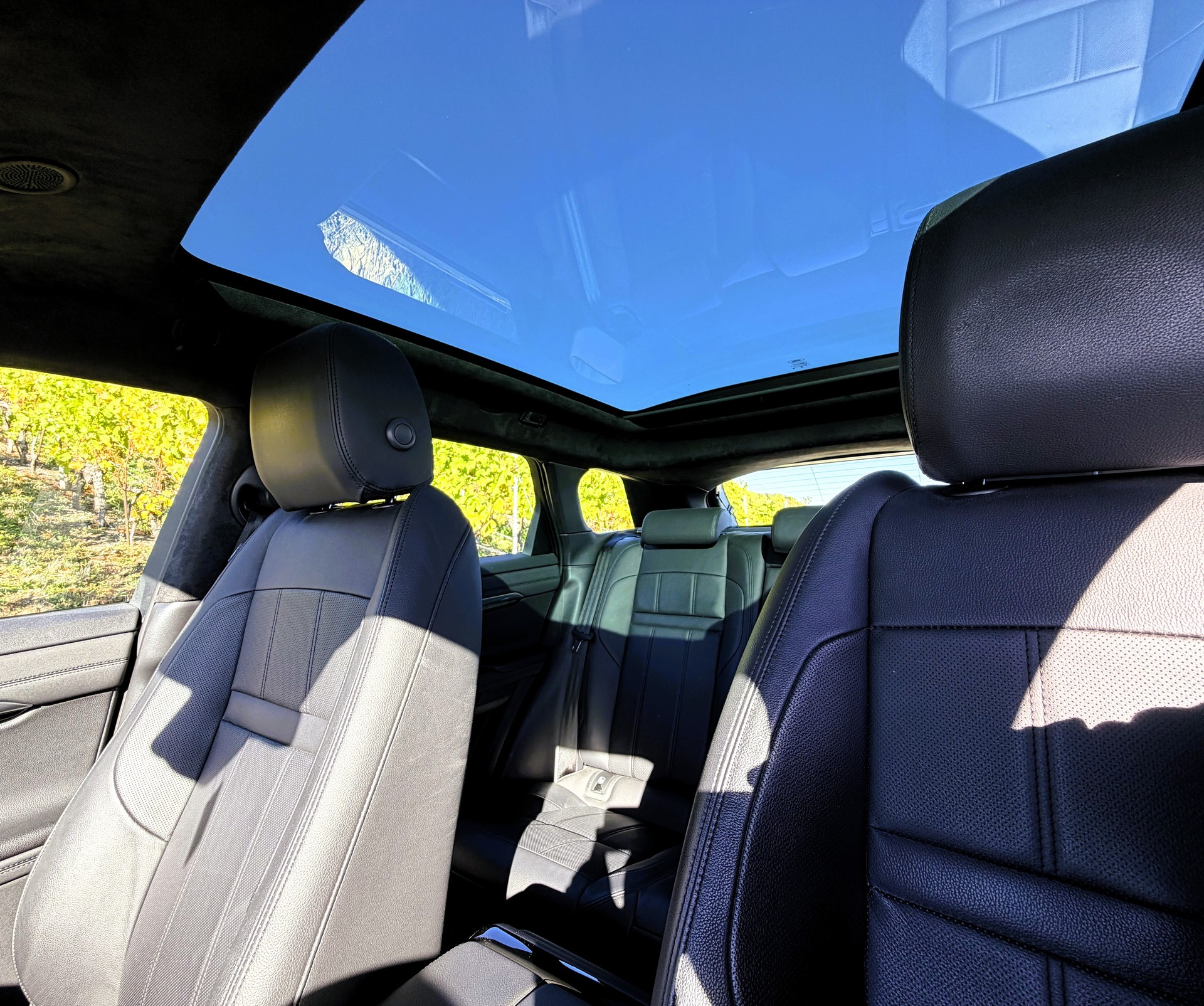 LAND ROVER Range Rover Evoque R-Dynamic SE P 300e AT8-image-17