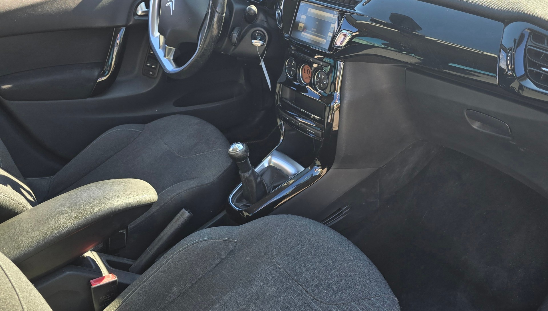 CITROEN C3 1.2i Exclusive-image-5