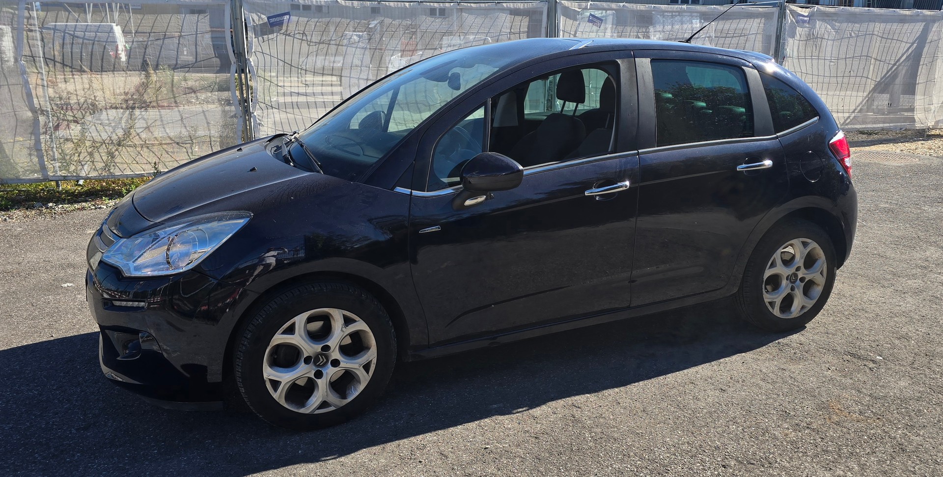 CITROEN C3 1.2i Exclusive-image-2