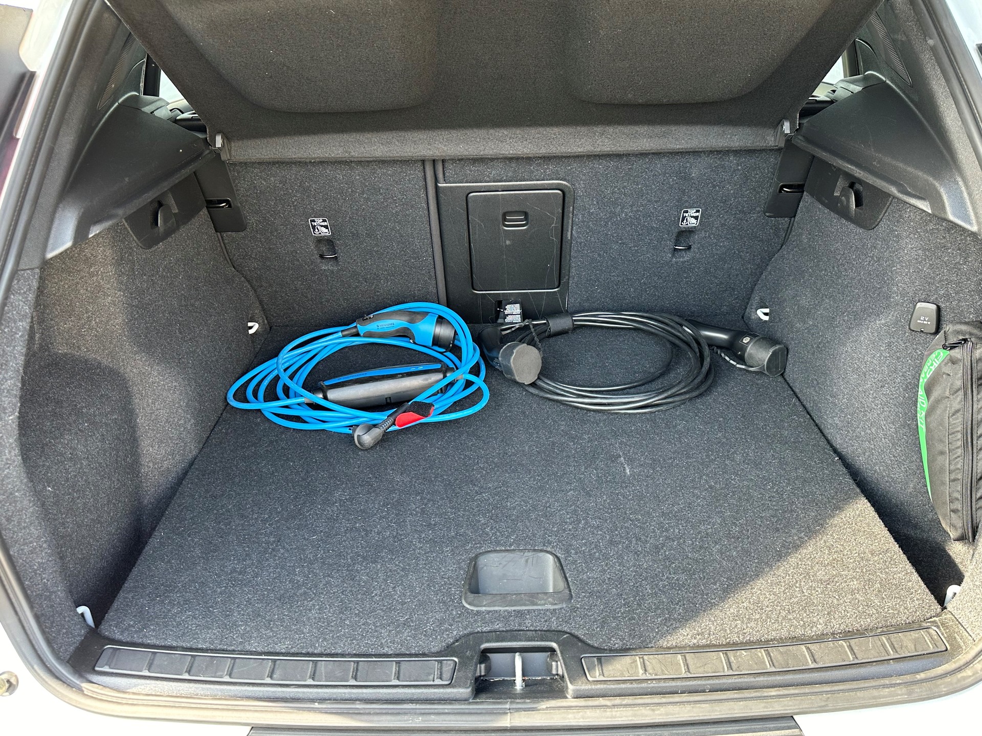 VOLVO XC40 1.5 T5 PiH Ultimate Dark-image-14