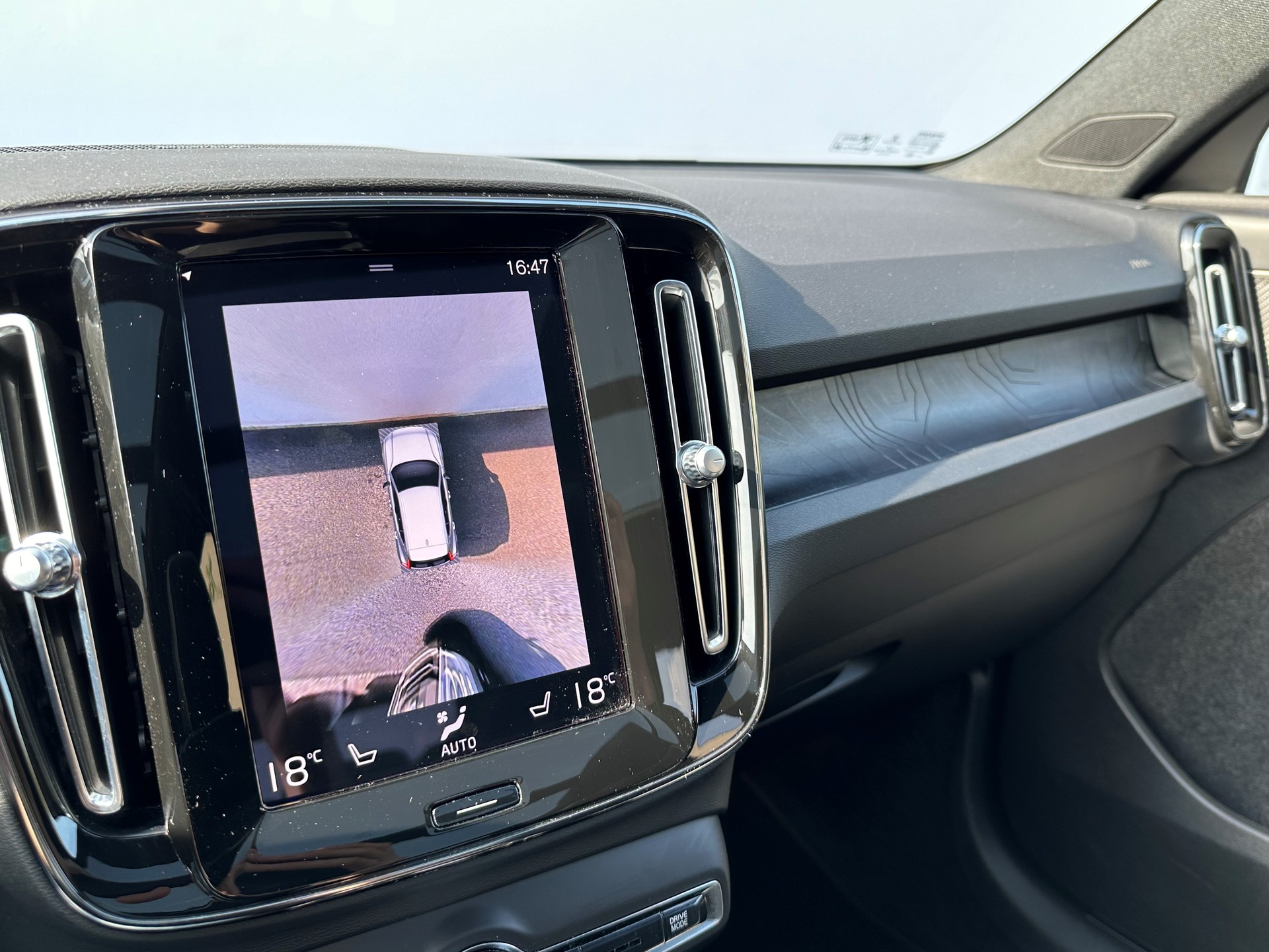 VOLVO XC40 1.5 T5 PiH Ultimate Dark-image-11