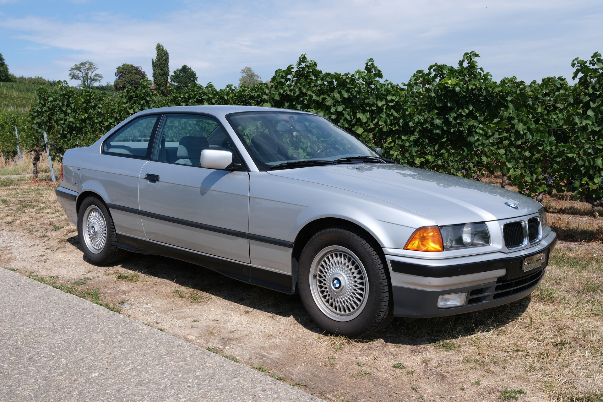 BMW 325i ABS-image-2