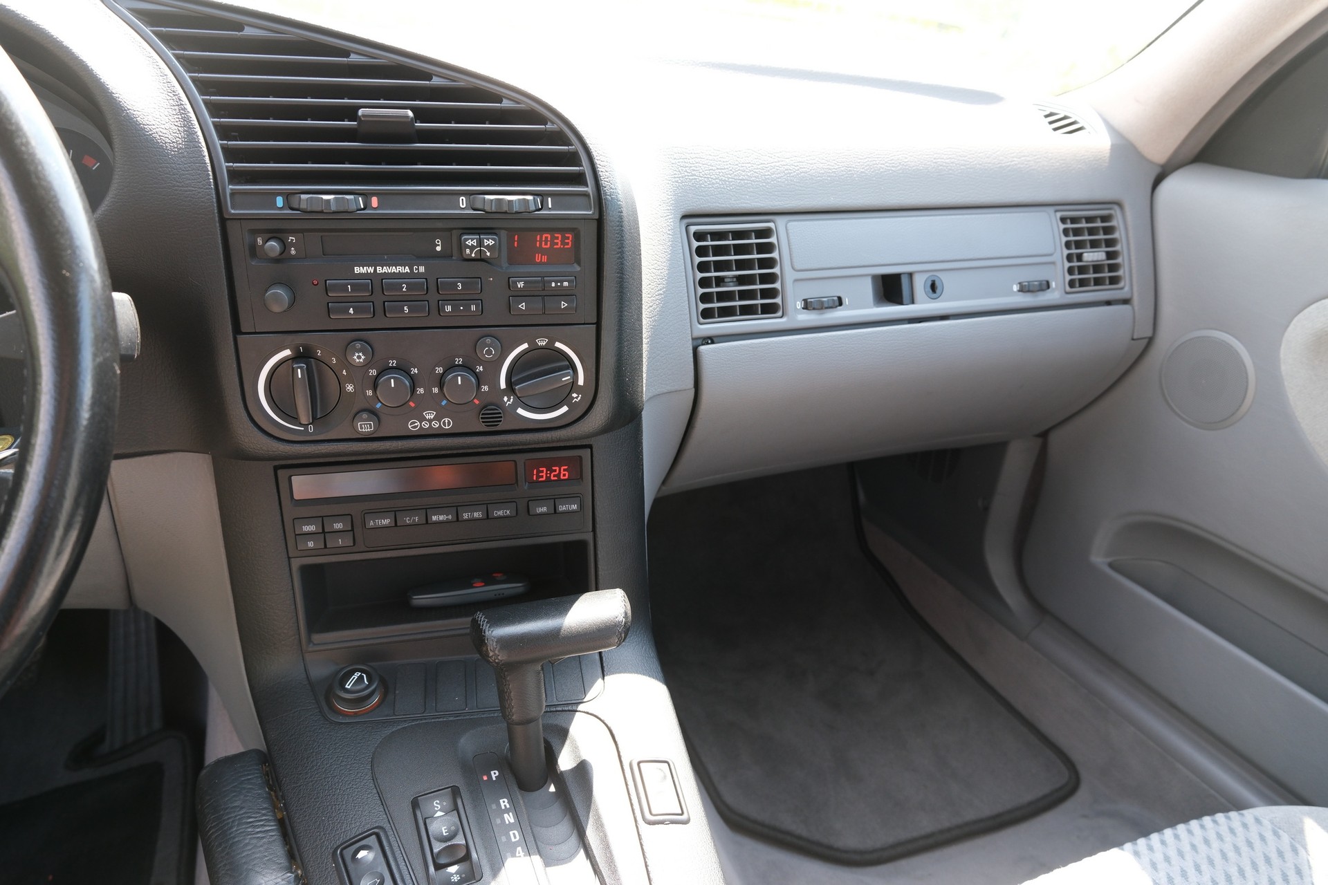 BMW 325i ABS-image-4