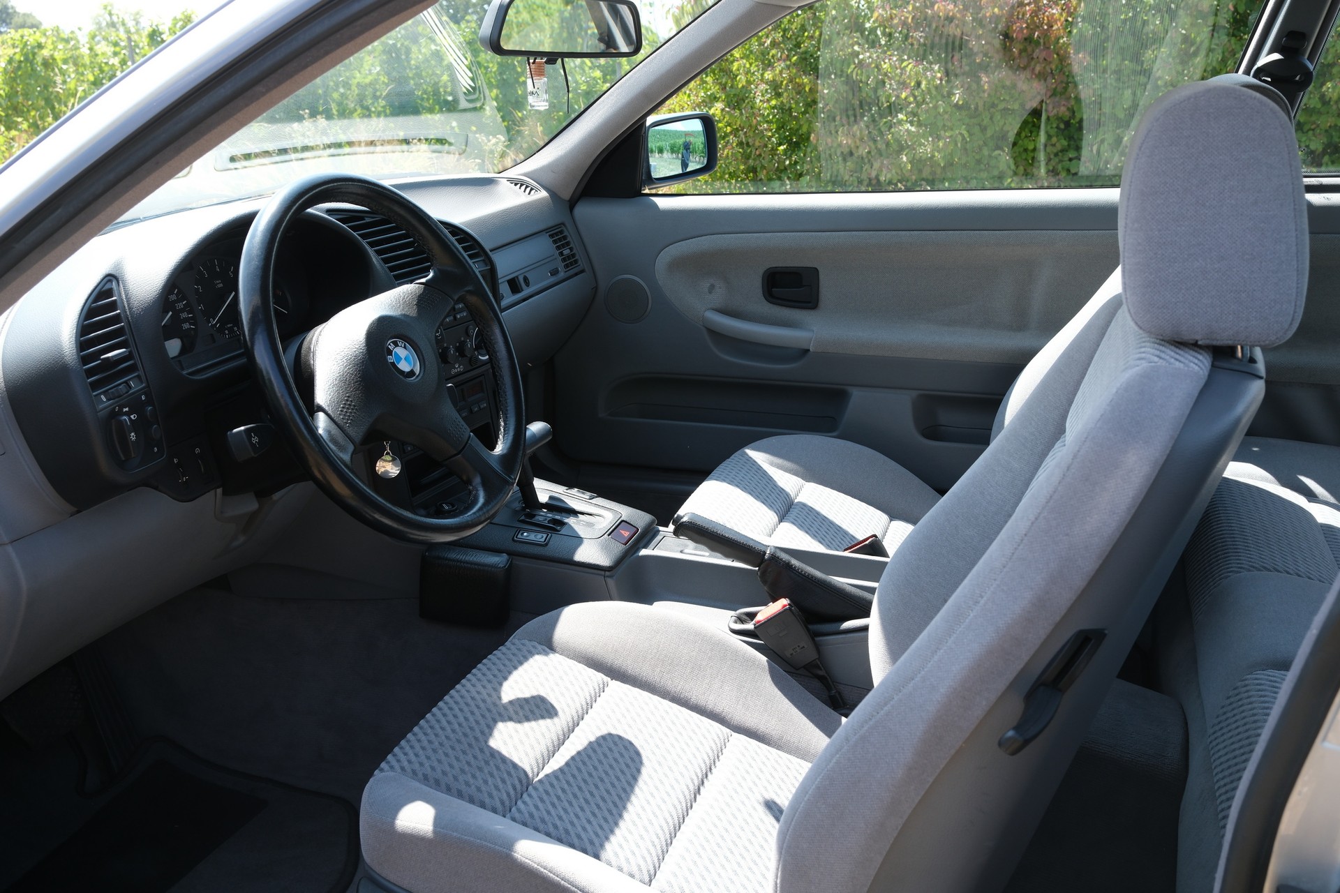 BMW 325i ABS-image-9