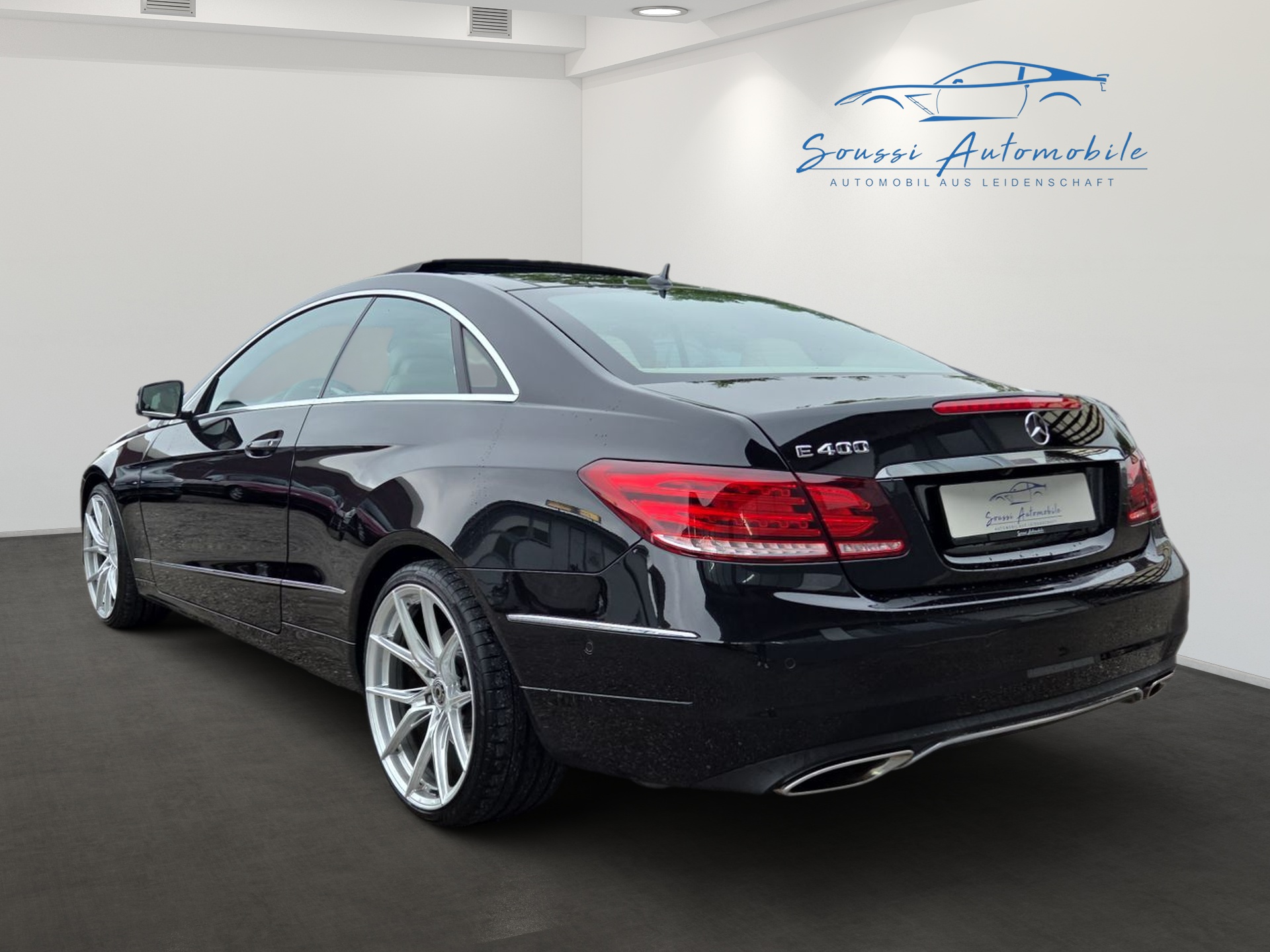 MERCEDES-BENZ E 400 7G-Tronic-showroom-element-3
