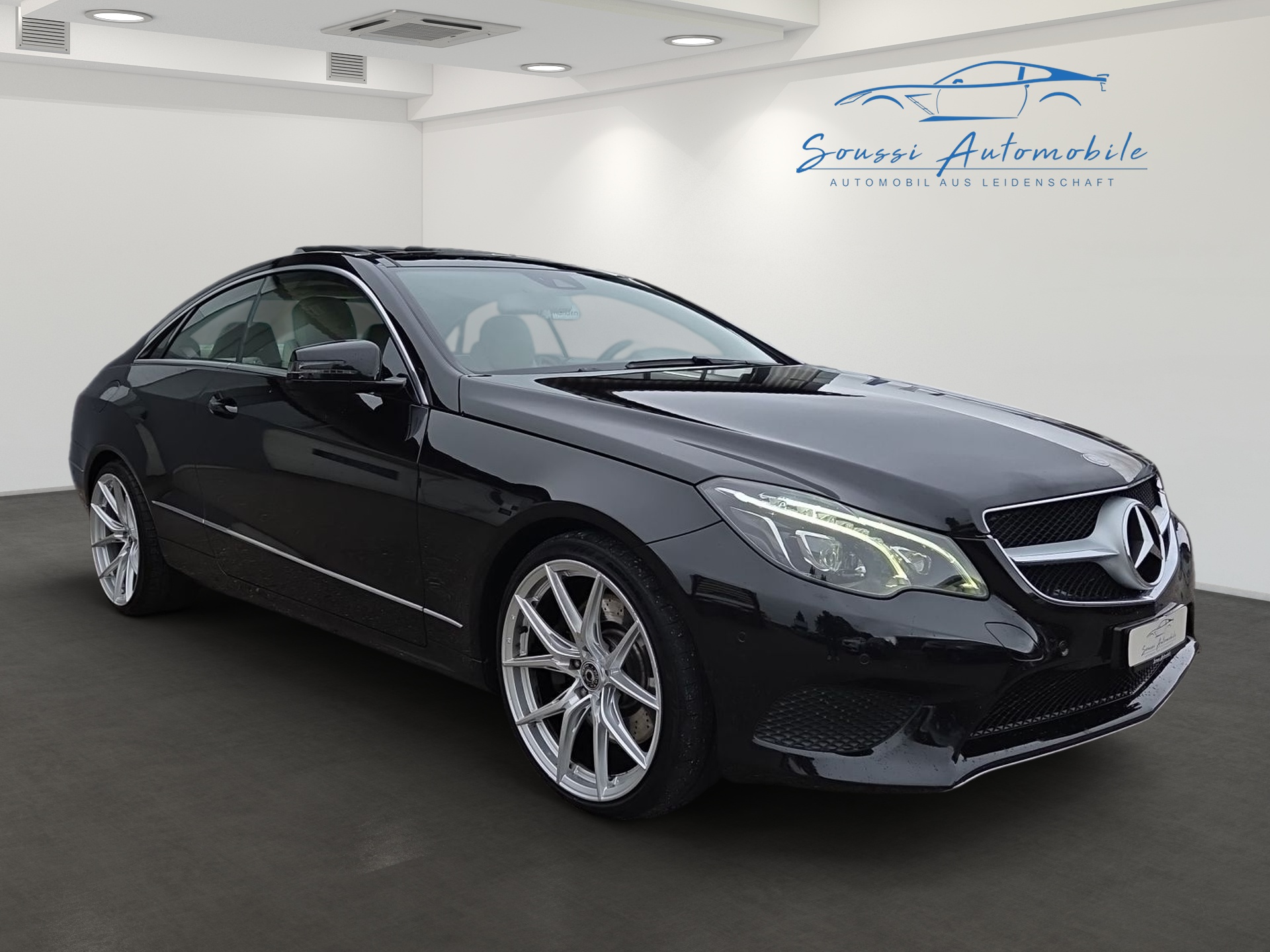 MERCEDES-BENZ E 400 7G-Tronic-showroom-element-1