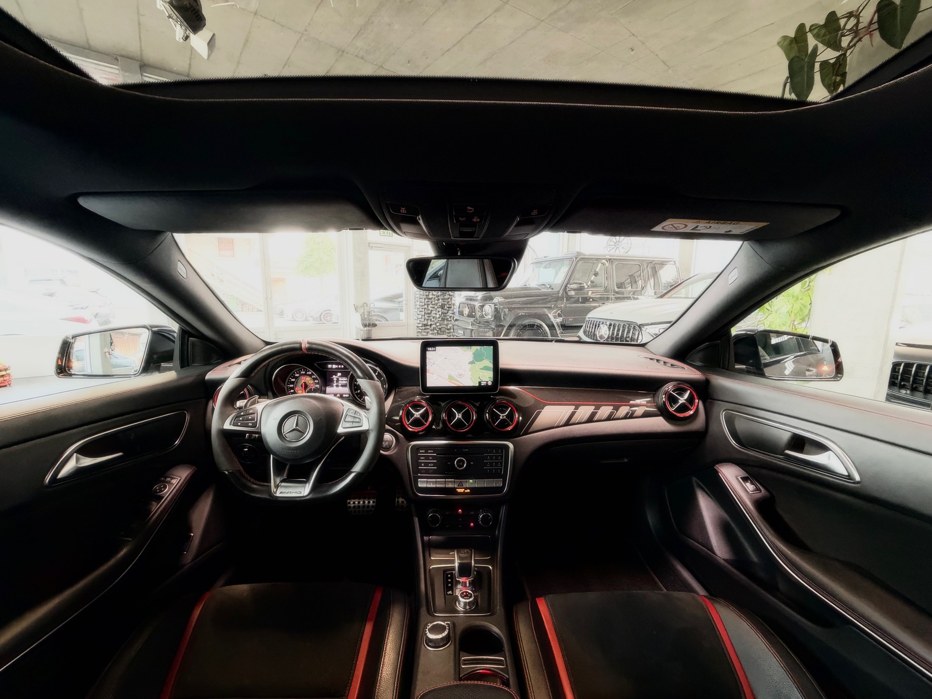 MERCEDES-BENZ CLA 45 AMG 4Matic Speedshift-image-15