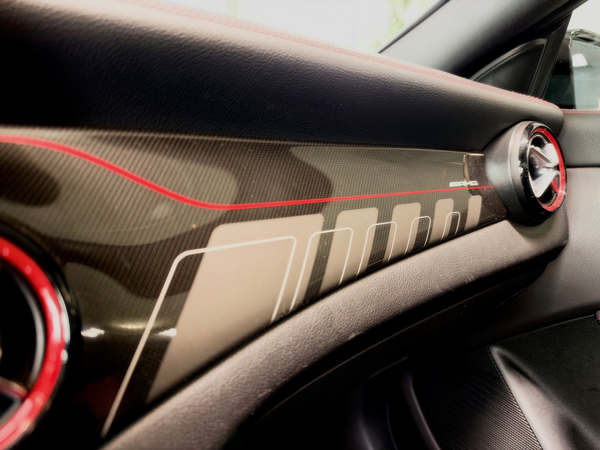 MERCEDES-BENZ CLA 45 AMG 4Matic Speedshift-image-11
