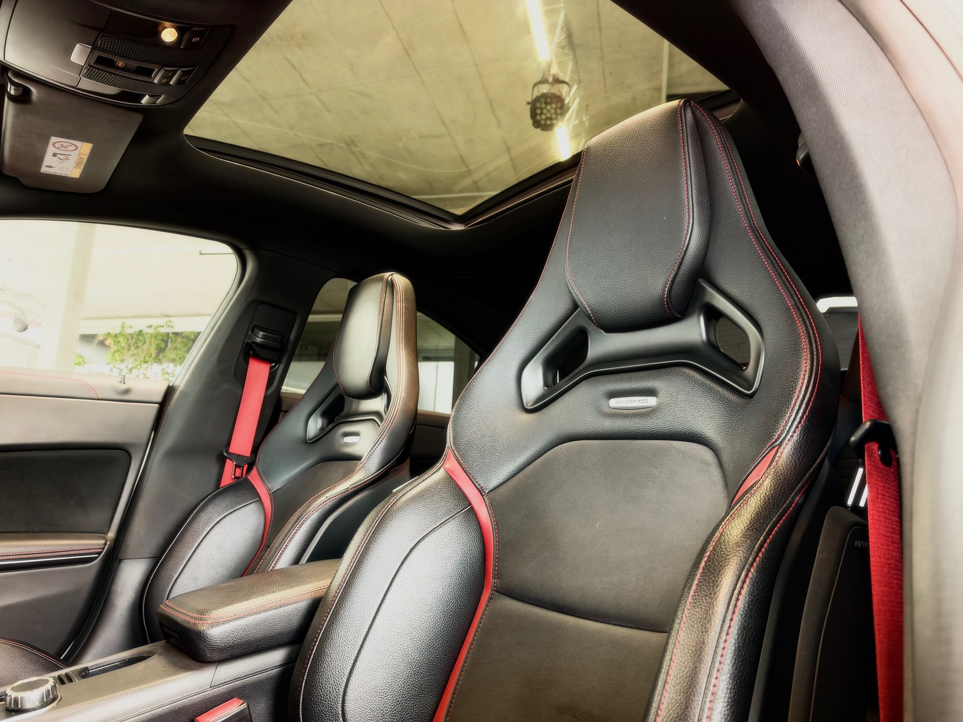 MERCEDES-BENZ CLA 45 AMG 4Matic Speedshift-image-9