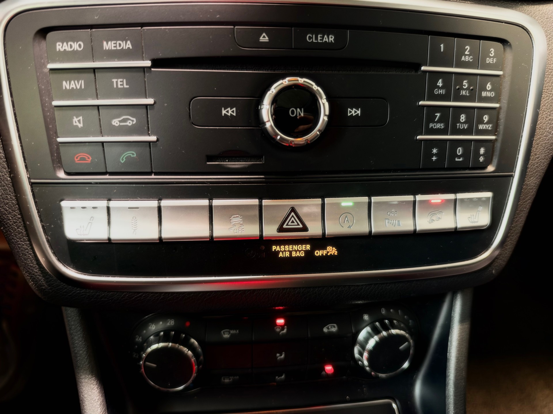 MERCEDES-BENZ CLA 45 AMG 4Matic Speedshift-image-16