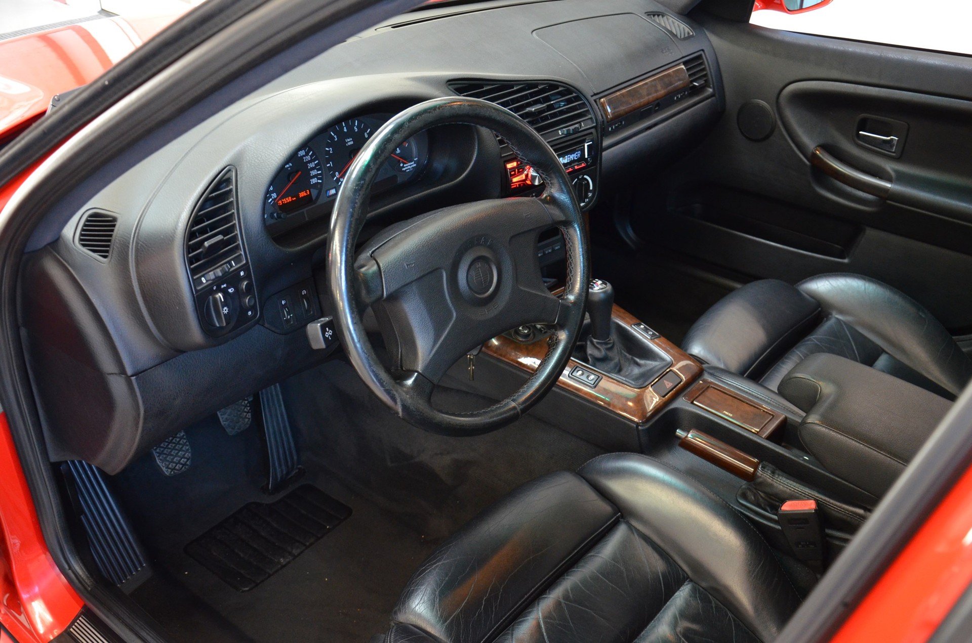 BMW M3-image-12