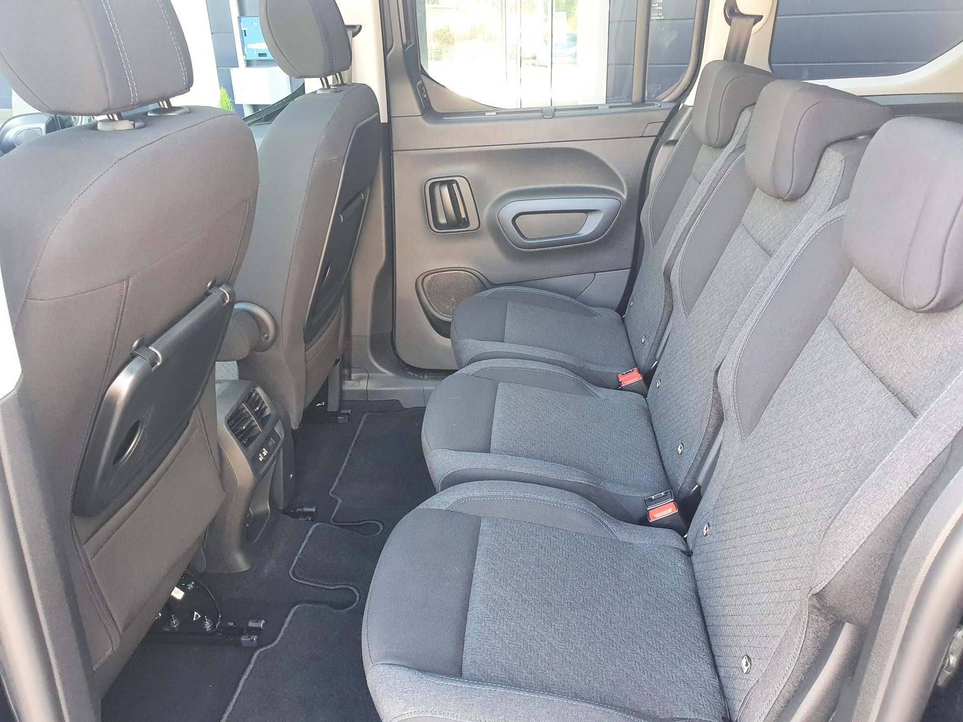 PEUGEOT Rifter Elektro 136 AllPac-image-4