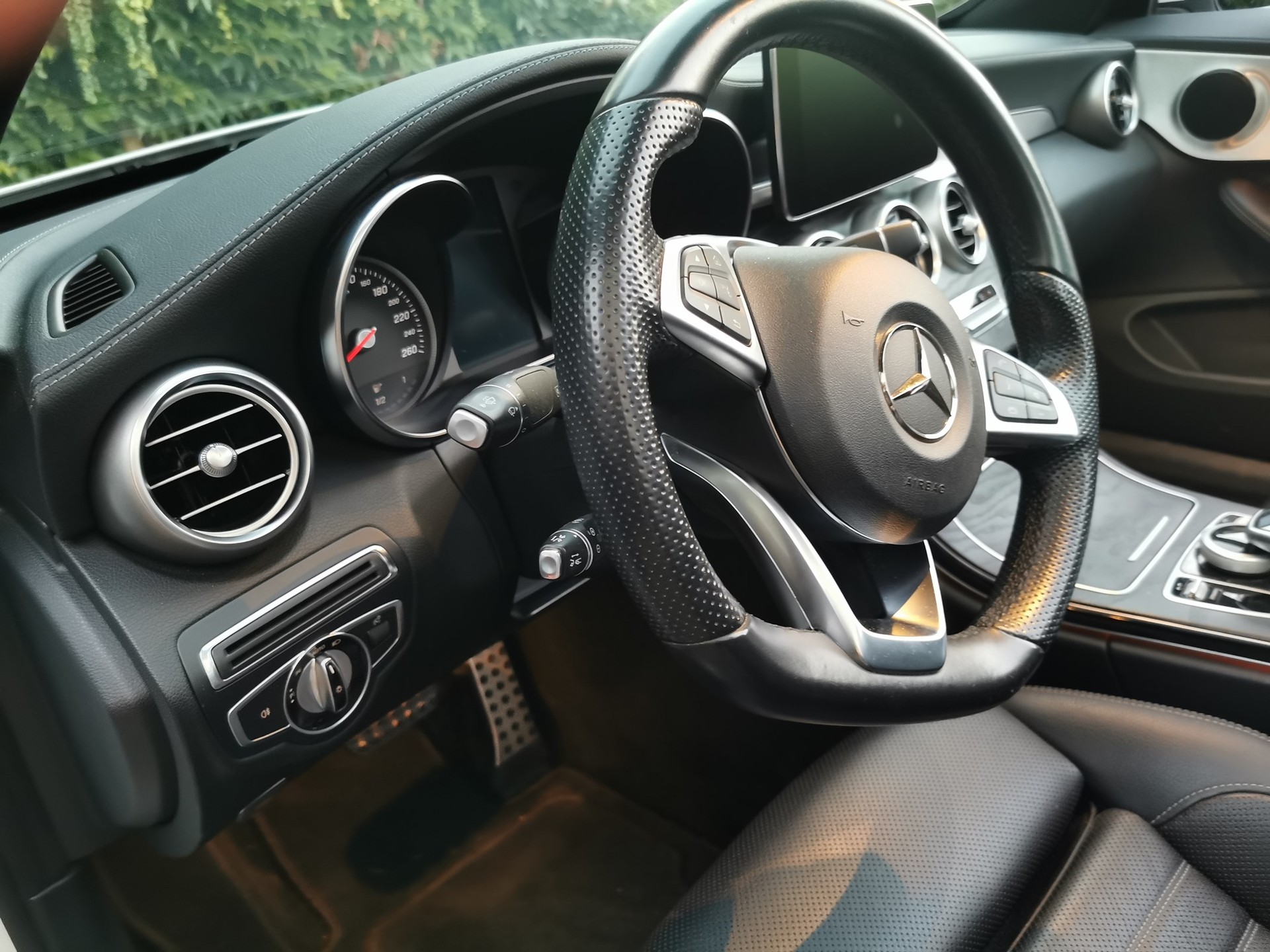 MERCEDES-BENZ C 200 Cabriolet AMG Line 4Matic 9G-Tronic-image-3
