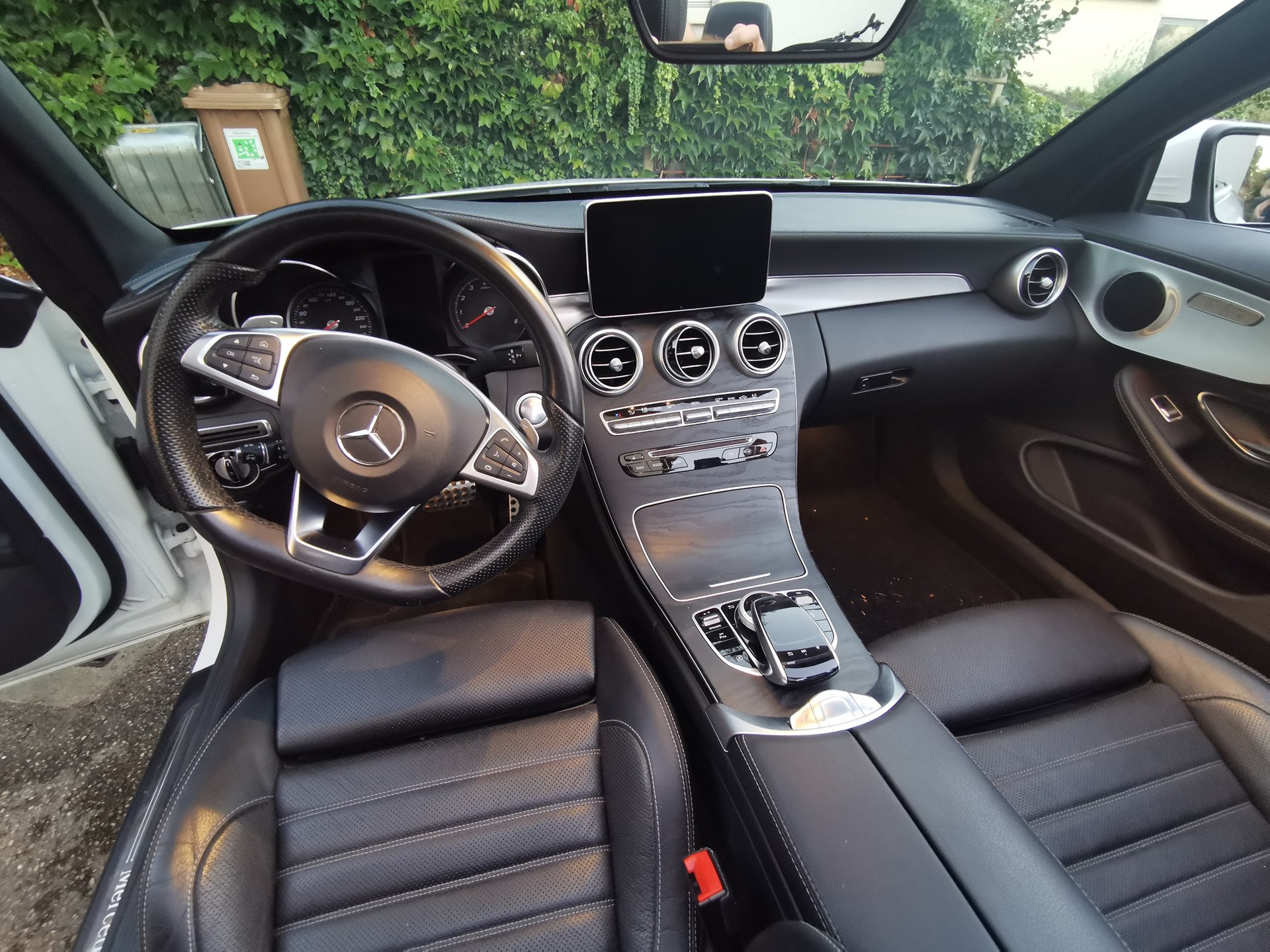 MERCEDES-BENZ C 200 Cabriolet AMG Line 4Matic 9G-Tronic-image-2