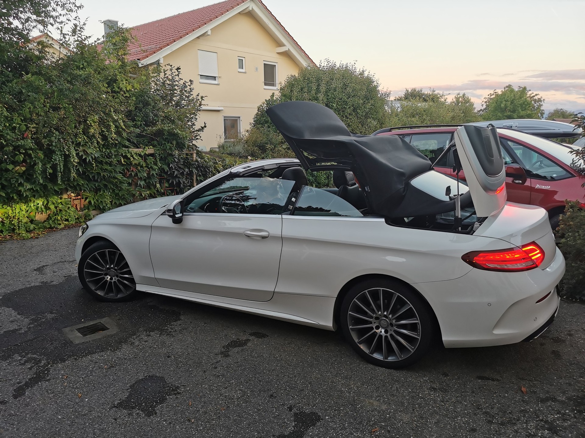 MERCEDES-BENZ C 200 Cabriolet AMG Line 4Matic 9G-Tronic-image-8